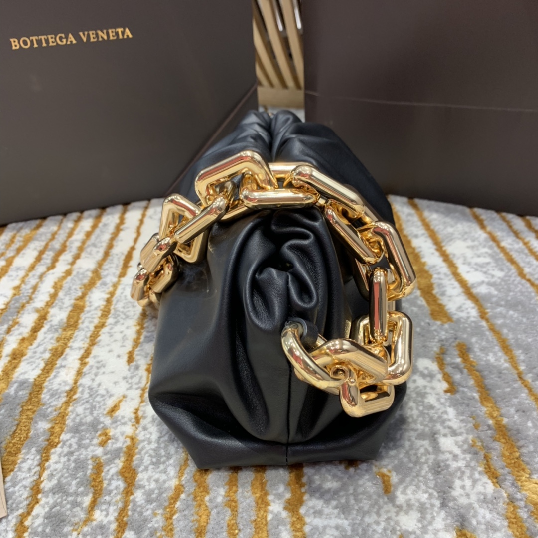 Bottega Veneta ๐๐๐ ๐พ๐๐ผ๐๐ ๐๐๐๐พ๐ 31CM BAG 620230้ป่ฒ/้้พ