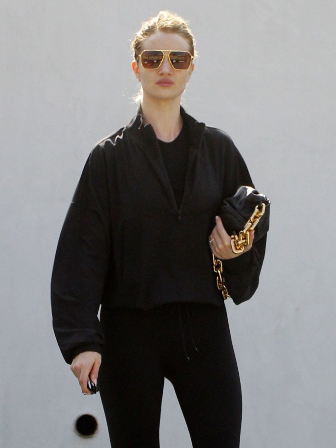 Bottega Veneta ๐๐๐ ๐พ๐๐ผ๐๐ ๐๐๐๐พ๐ 31CM BAG 620230้ป่ฒ/้้พ