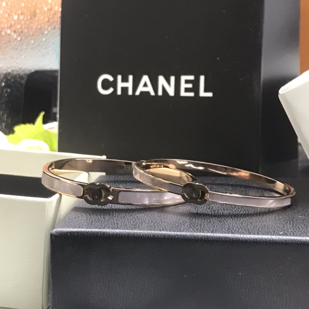NO:101138,Chanel Fritillaria couple bracelet wide version narrow version rose gold platinum gold, Chanel bracelet, chanel, bracelet, gold19860909香奈儿贝母情侣手镯 宽版 窄版 玫瑰金 白金 黄金,香奈儿手镯,chanel,bracelet,gold,Jewelry