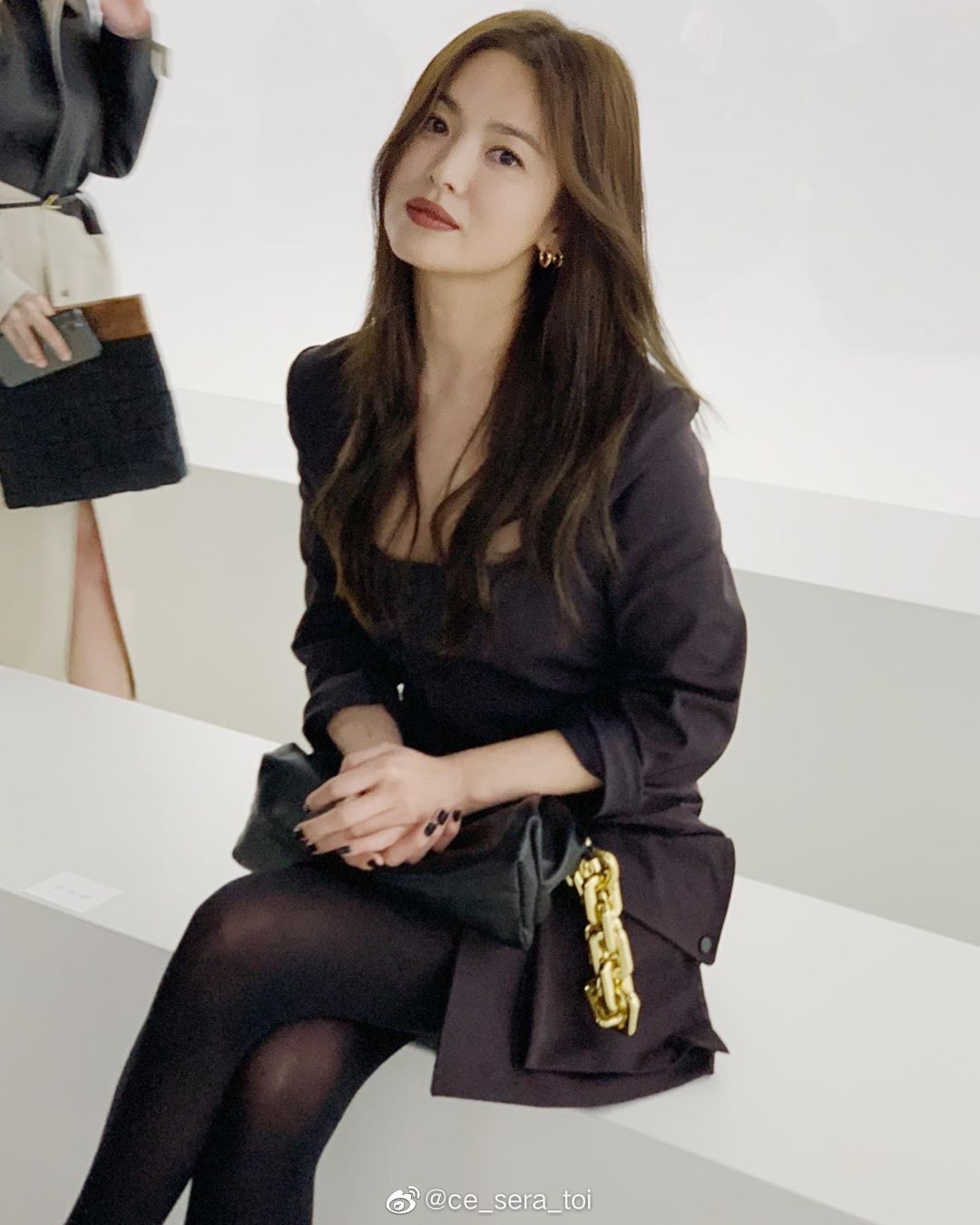 Bottega Veneta ๐๐๐ ๐พ๐๐ผ๐๐ ๐๐๐๐พ๐ 31CM BAG 620230้ป่ฒ/้้พ
