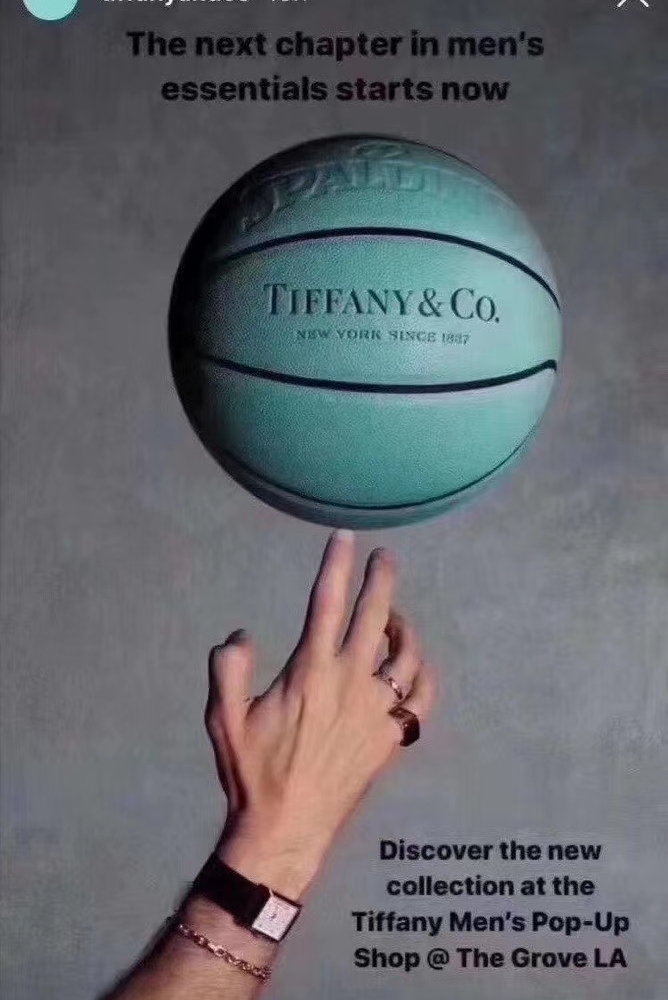 本地自取110/140
送朋友礼物礼盒装/顶级代购版Tiffany&Co. X Spalding 提夫尼斯伯丁联名篮球
顶级代购版(芯片感应扫描/独立钢印/斯伯丁会员认证)
🔥🔥🔥🔥🔥🔥🔥🔥🔥
全球限量发售200枚!T夫尼篮球,瞬间潮流时尚起来,快换上新球出街吧!送礼首选,超级奢华!
Tiffany联名款篮球!
让人心动的神仙色潮流单品颜值超高的
一款篮球!
适合做收藏摆件可实战,可送礼篮球中的佼佼者实在难得全球限量款!
Tiffany&Co. X Spalding斯伯丁联名篮球全球限量发售200枚高逼格潮流陈列单品正规七号球直径24.5厘米全套包装内置防伪贴!
还是那抹蓝让人无法抗拒的蒂芙尼蓝无论是陈列还是把玩都意义非凡春暖花开带去
运动目蒂芙尼Tiffany&Co.!
M国据消息6月份才开发流入内地市场!
1477美刀,一万多RMB!