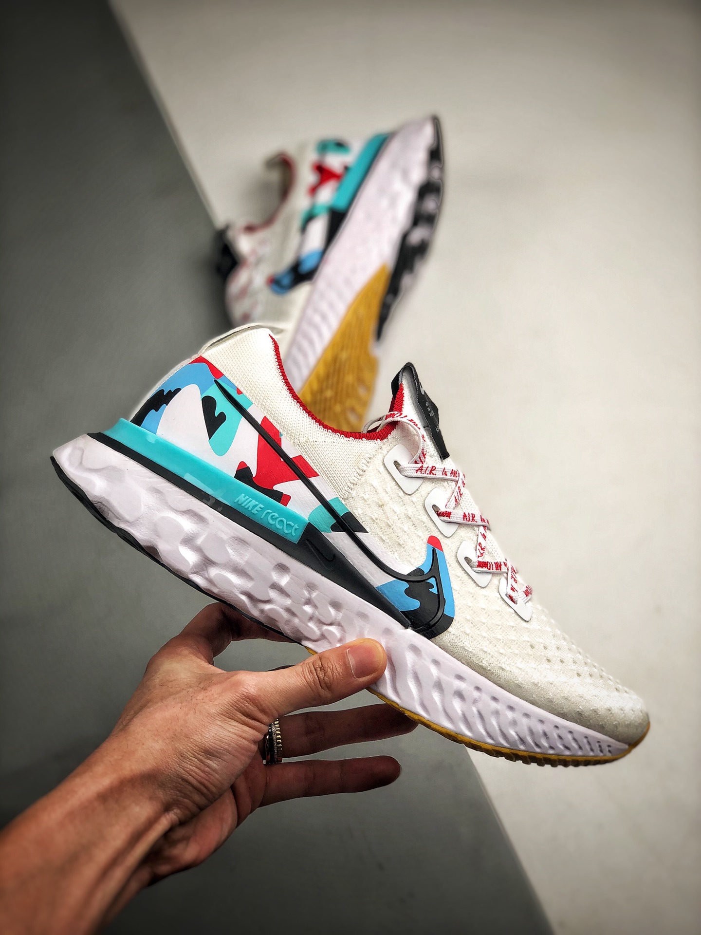 190 Nike Epic React Flyknit 瑞亚 官方版全新瑞亚系列