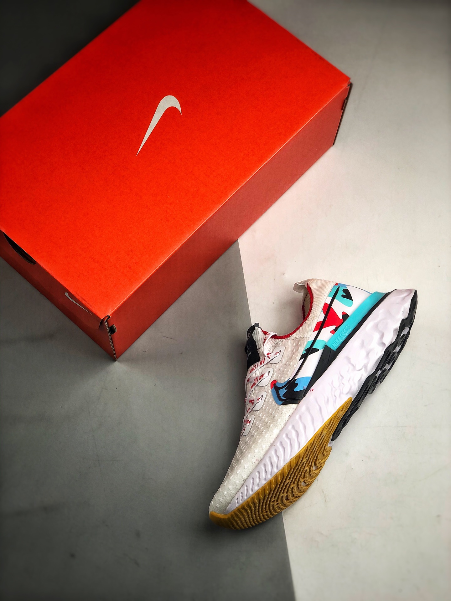 190 Nike Epic React Flyknit 瑞亚 官方版全新瑞亚系列