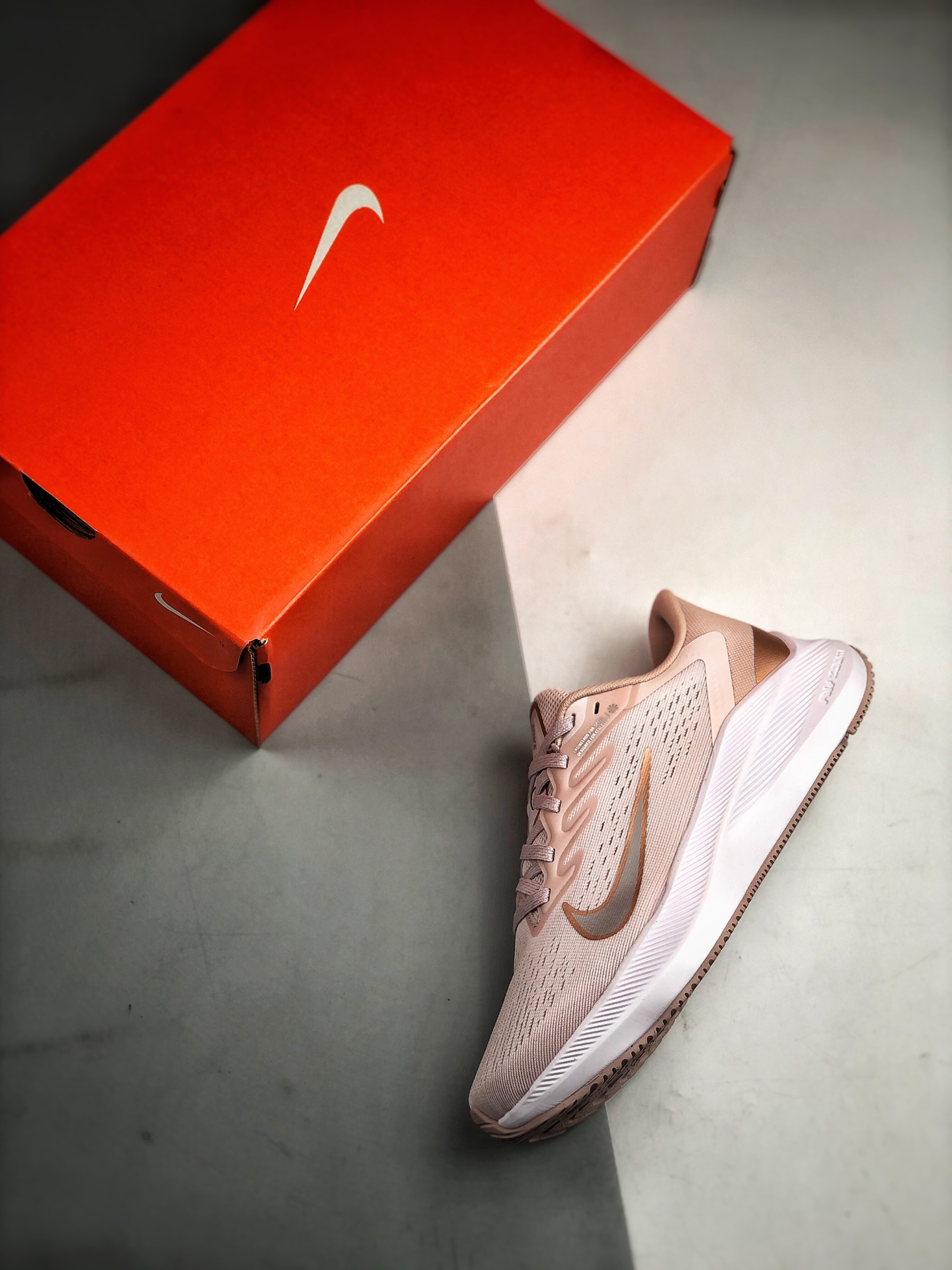 200 Nk Air Zoom Winflo 7代  网 透面 气 训 跑练 步鞋 CJ0302-601