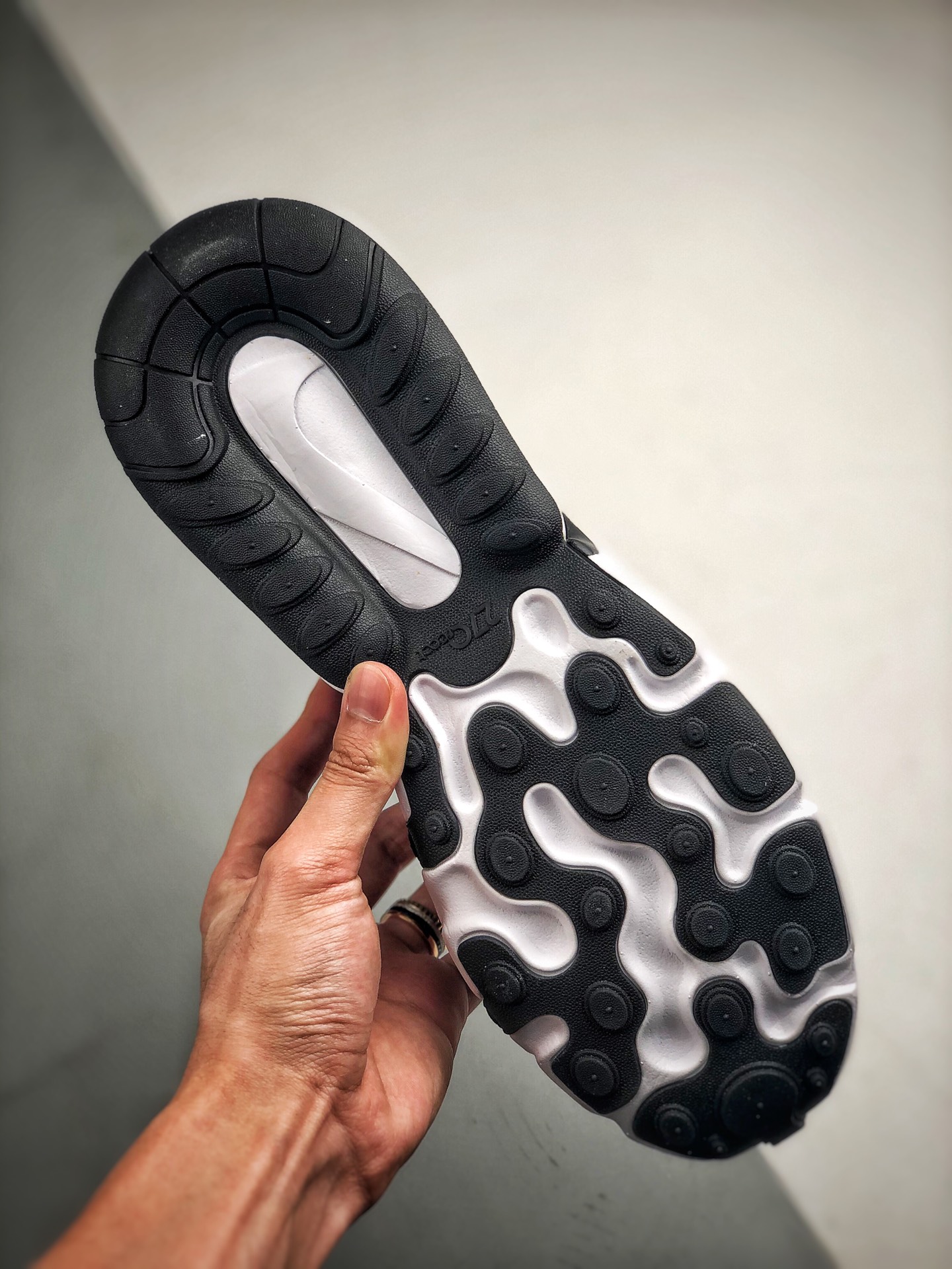 250 Air Max 270 React ENG  夜光 3M反光  CD0118-300