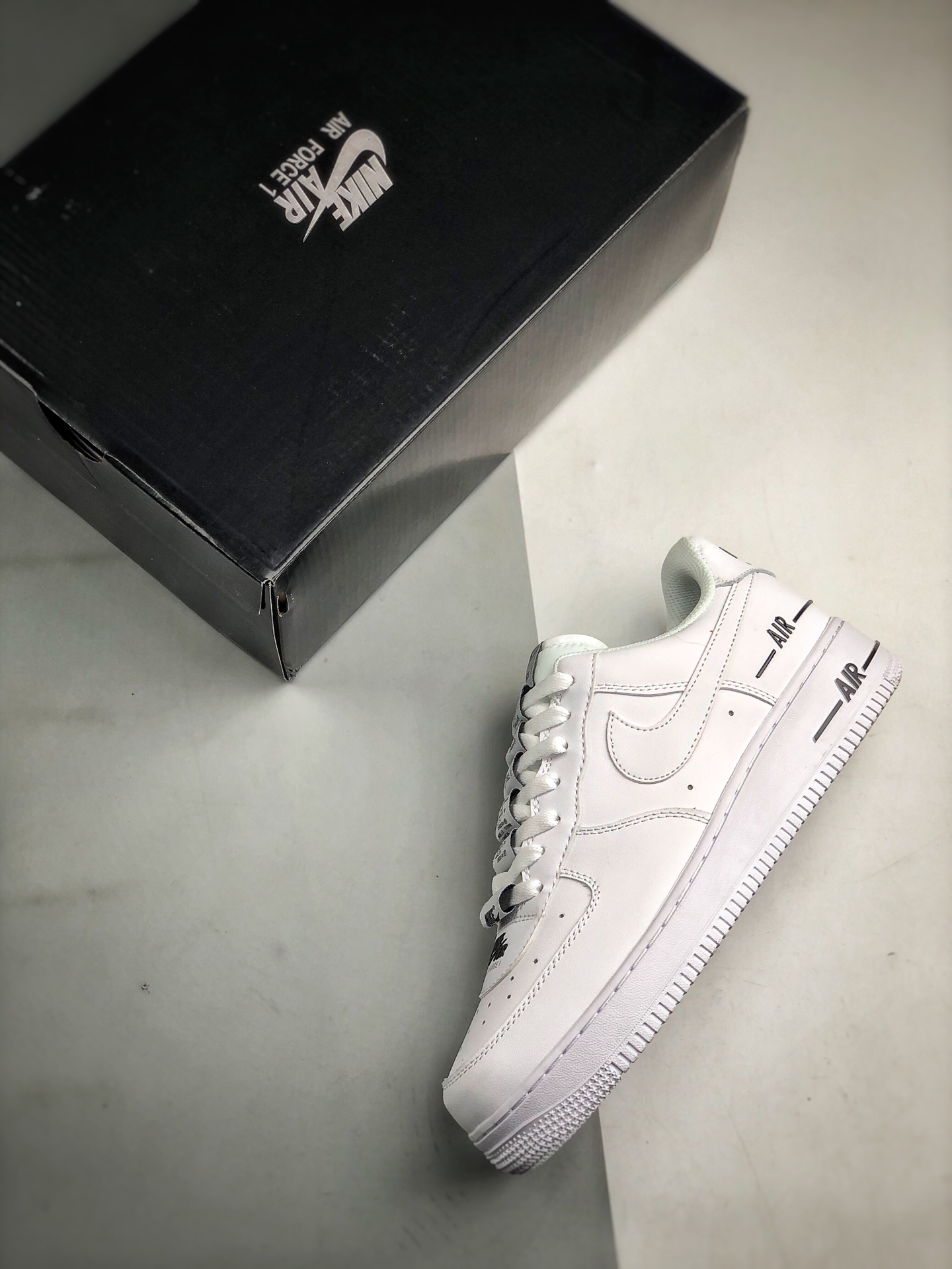 170 Air Force 1  “Double Air”  黑白LOGO 串标设计 实拍首发 柔软、弹性十足的缓震性能和出色的中底设计