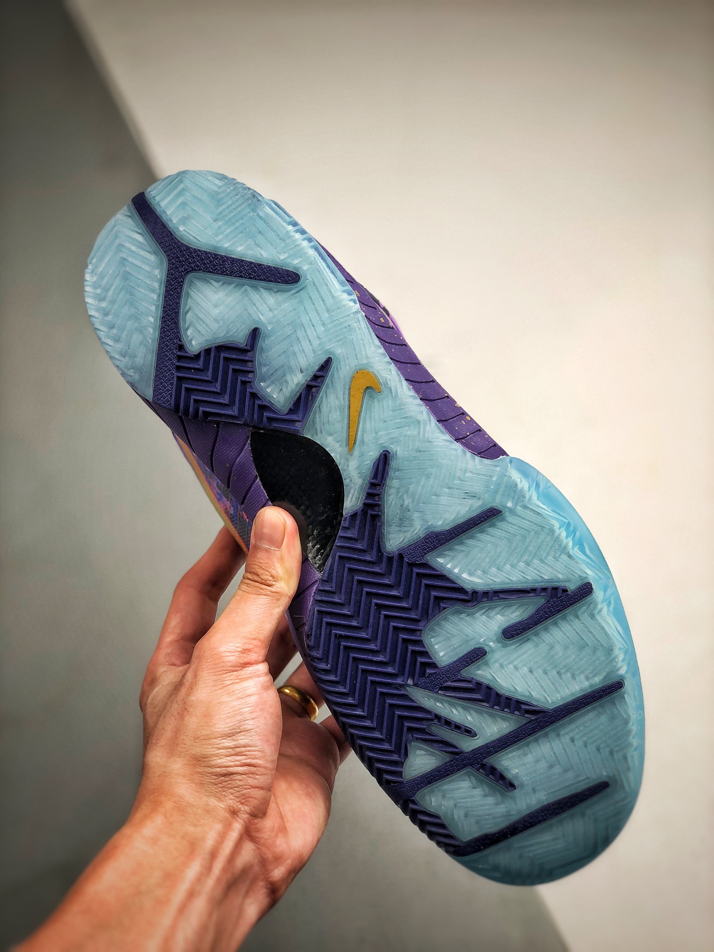 330 NIKE ZOOM ZK4 PRELUDE ”大师之路” 灭世纯原 科比四代殿堂级典藏配色
