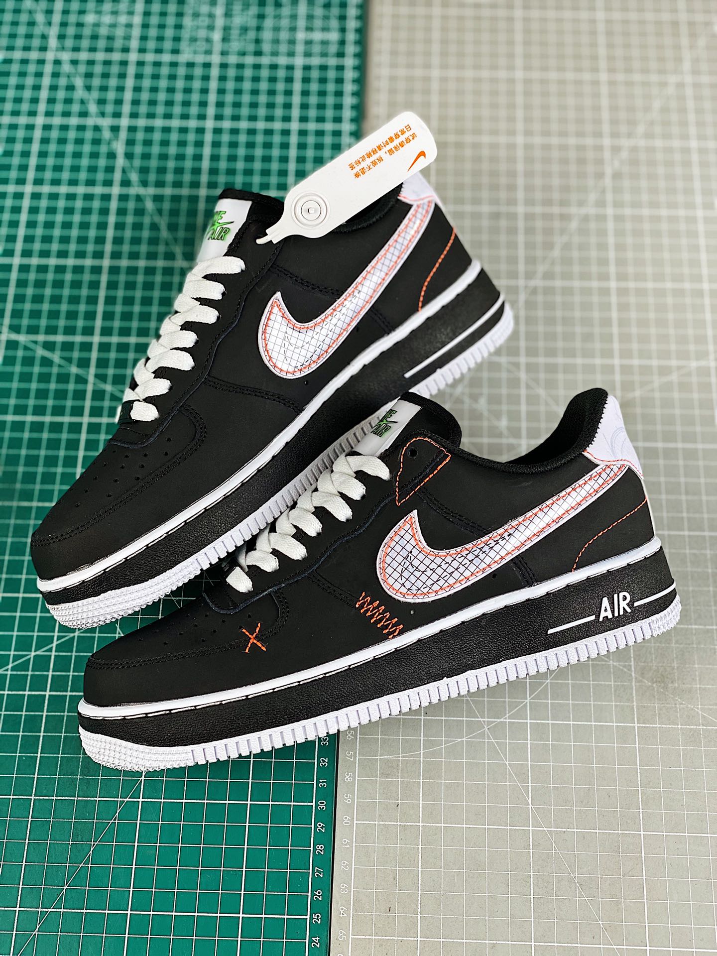 220 耐克Nike Air Force 1 '07 LV8”Exposed Stitching”空军一号经典低帮百搭休闲运动板鞋“磨砂黑白红缝补线”CU6646-001