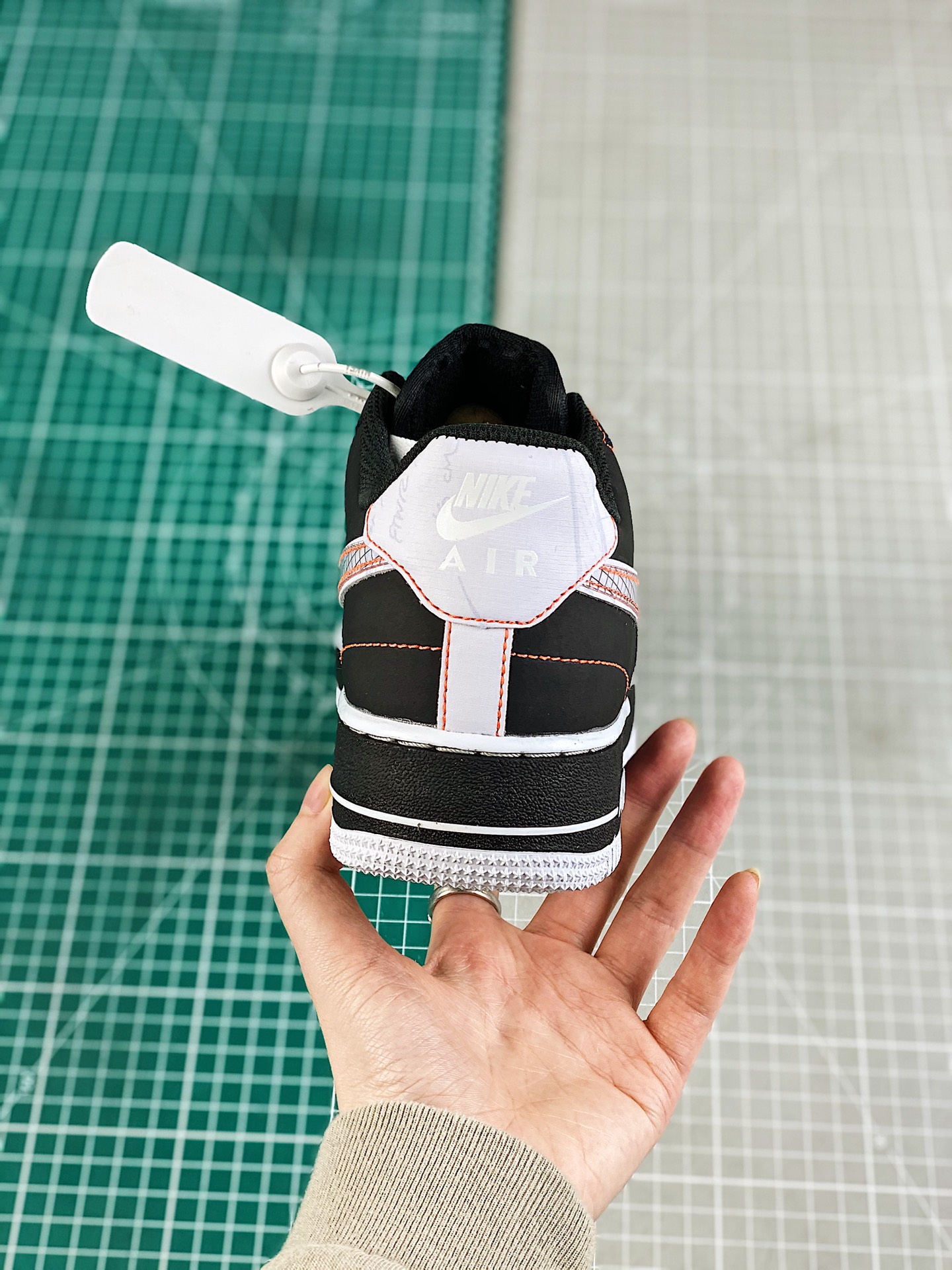 220 耐克Nike Air Force 1 '07 LV8”Exposed Stitching”空军一号经典低帮百搭休闲运动板鞋“磨砂黑白红缝补线”CU6646-001