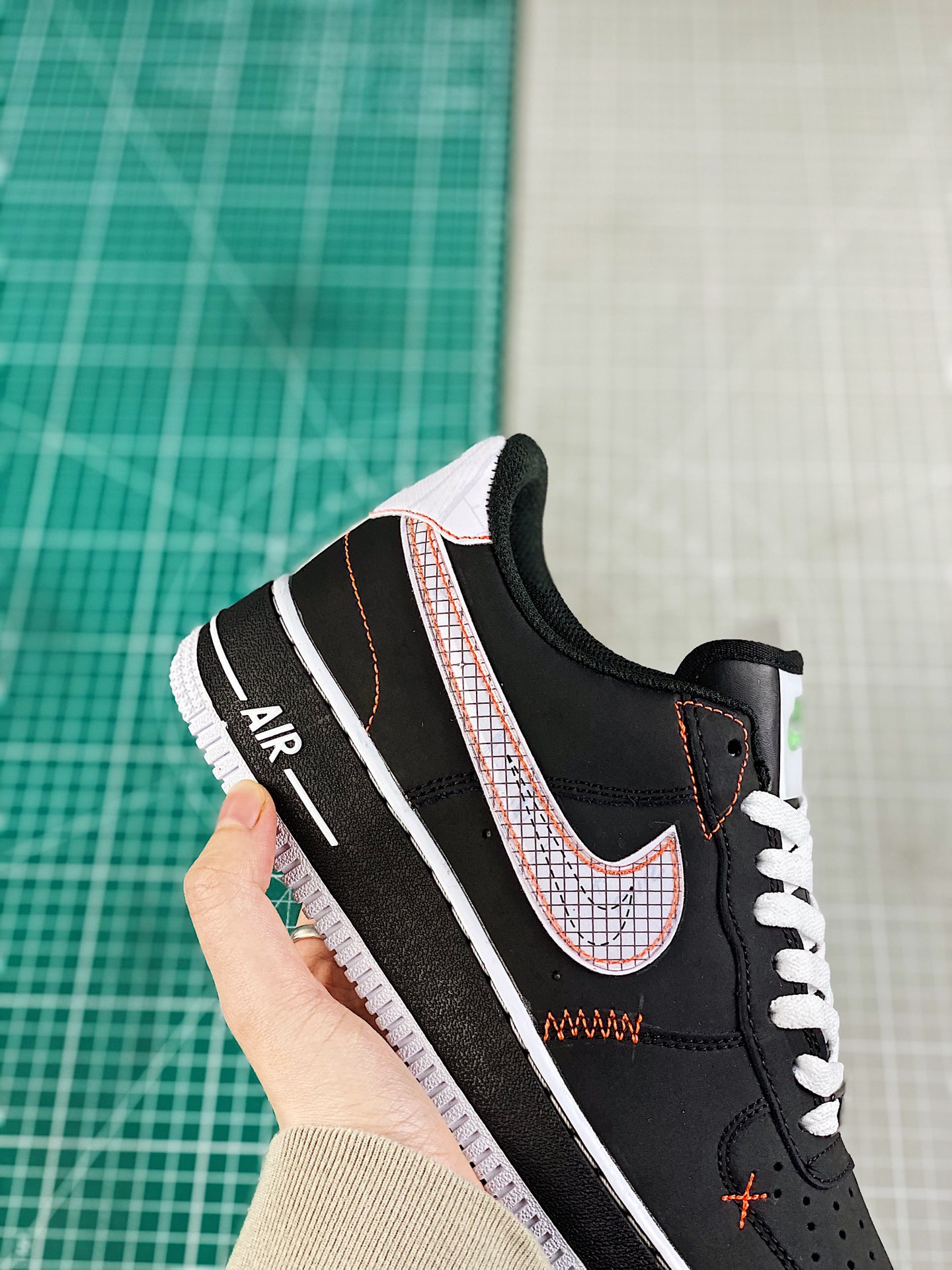 220 耐克Nike Air Force 1 '07 LV8”Exposed Stitching”空军一号经典低帮百搭休闲运动板鞋“磨砂黑白红缝补线”CU6646-001