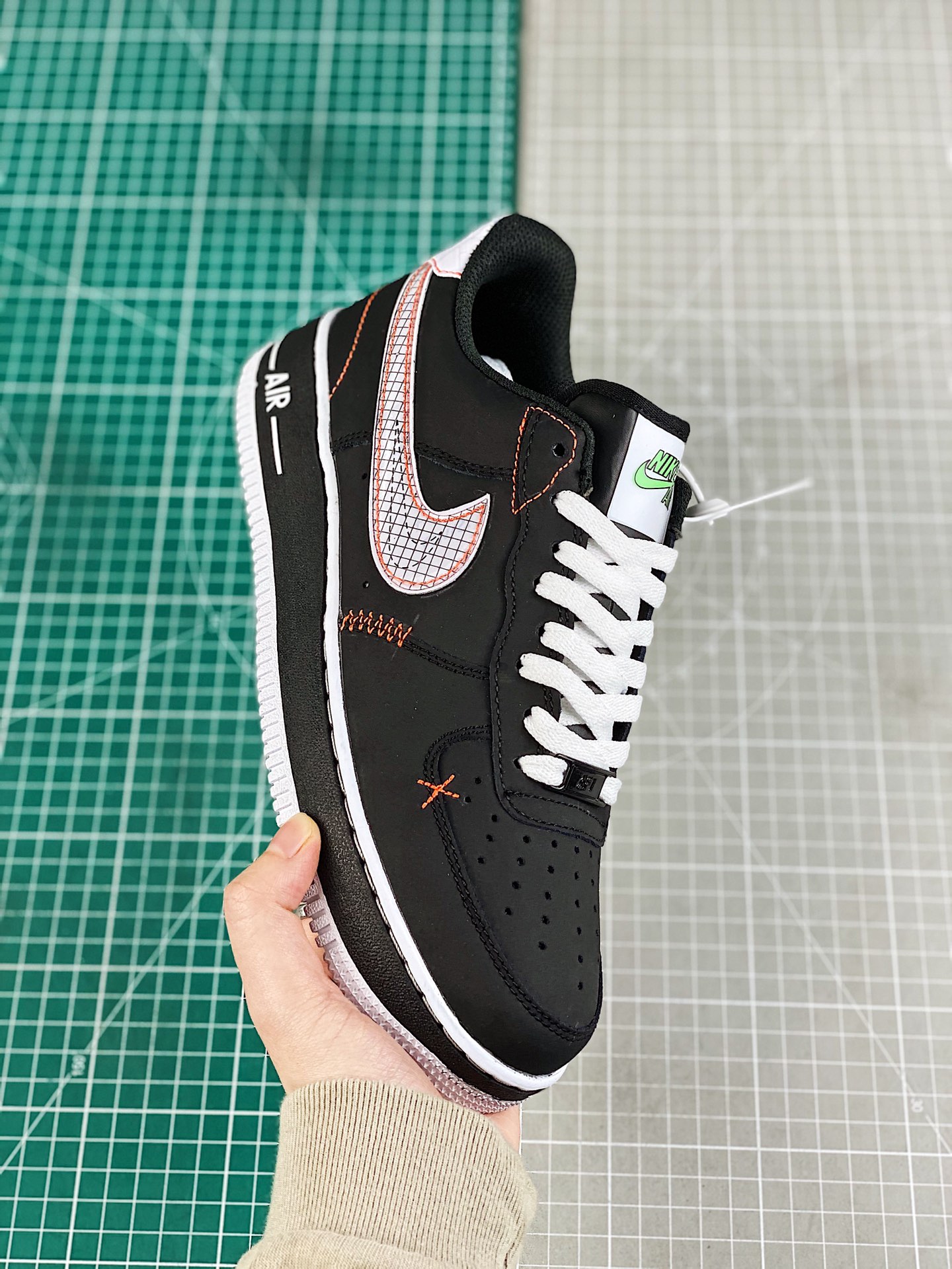 220 耐克Nike Air Force 1 '07 LV8”Exposed Stitching”空军一号经典低帮百搭休闲运动板鞋“磨砂黑白红缝补线”CU6646-001