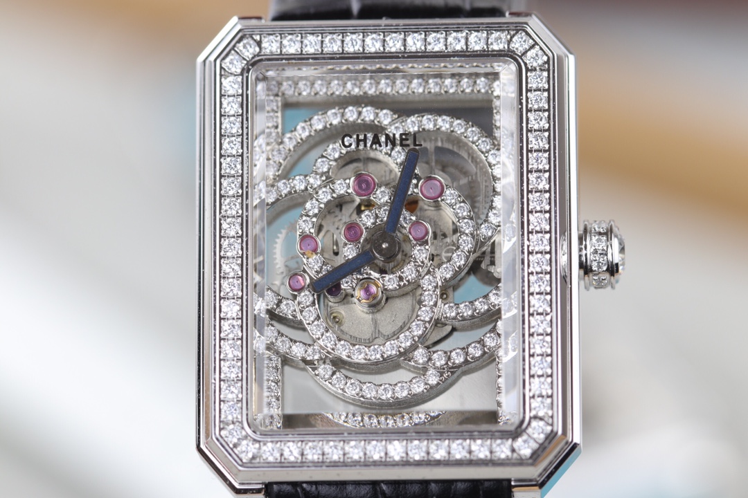 Chanel Premiere Camelia Skeleton cassa e lunetta in oro bianco con diamanti, quadrante scheletrato, cinturino in alligatore nero 37 mm Meccanico da donna