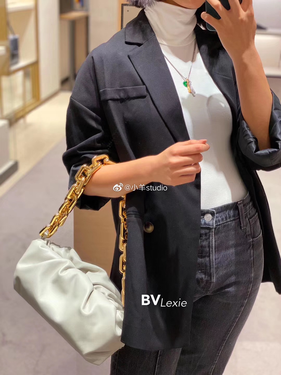Bottega Veneta ๐๐๐ ๐พ๐๐ผ๐๐ ๐๐๐๐พ๐ 31CM BAG 620230็ฝ่ฒ/้้พ