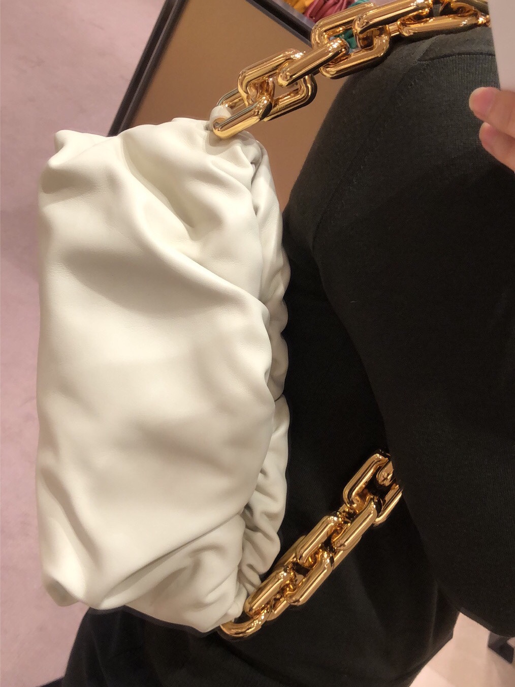 Bottega Veneta ๐๐๐ ๐พ๐๐ผ๐๐ ๐๐๐๐พ๐ 31CM BAG 620230็ฝ่ฒ/้้พ