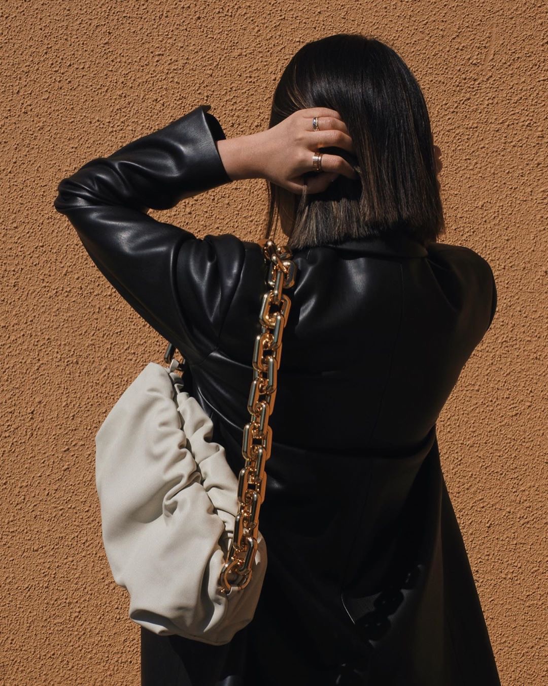 Bottega Veneta ๐๐๐ ๐พ๐๐ผ๐๐ ๐๐๐๐พ๐ 31CM BAG 620230็ฝ่ฒ/้้พ