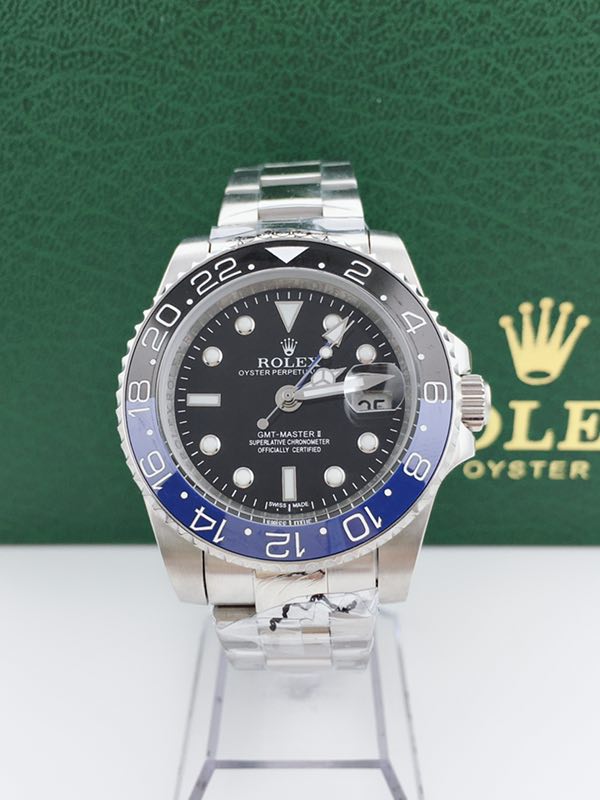 K0  ROLEX 劳力士 Rolex  GMT水鬼 精钢不断改进的钻研精神，特别是五大神器的业界认可，目前销量一直成上升趋势尺寸直径40mm表镜抗刮损蓝水晶玻璃，防反光凸透式放大日历窗表壳上链表冠，旋入式三扣锁三重防水系统机芯2836自动机械机芯、表带316精钢 蓝宝石镜面、超强夜光，折叠扣，深度防水，做工精致、请认准FJ出品、独家高端品质、出货实拍