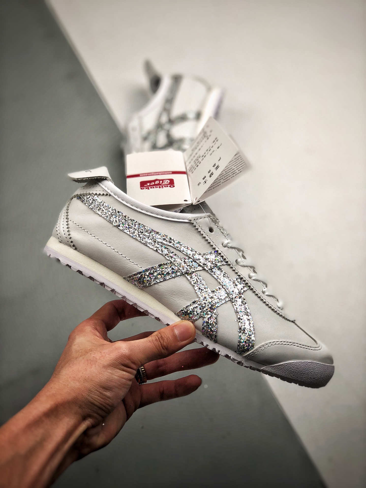 190 Onitsuka Tiger/鬼塚虎官网新品 MEXICO66 白银亮片小白鞋