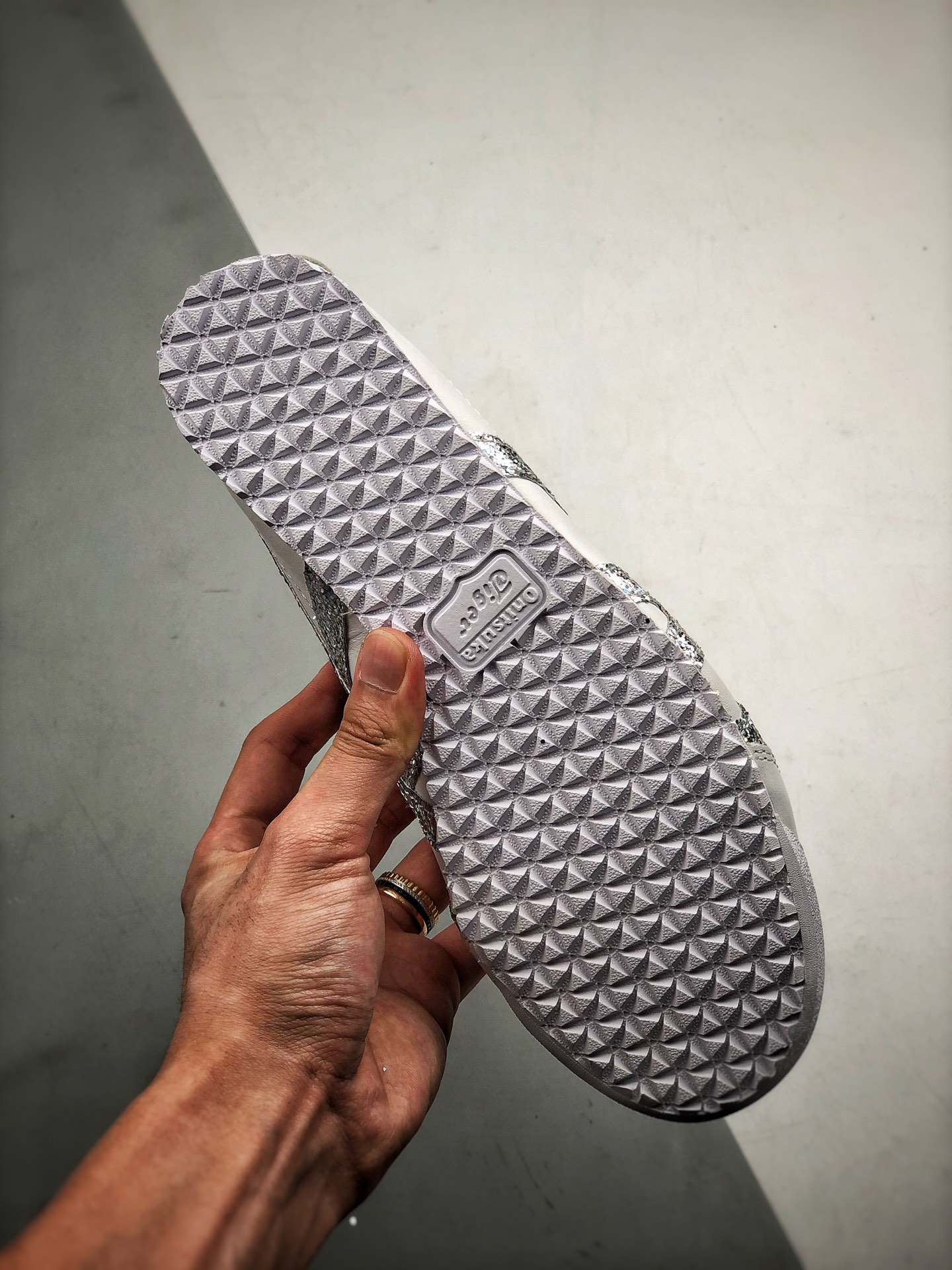 190 Onitsuka Tiger/鬼塚虎官网新品 MEXICO66 白银亮片小白鞋