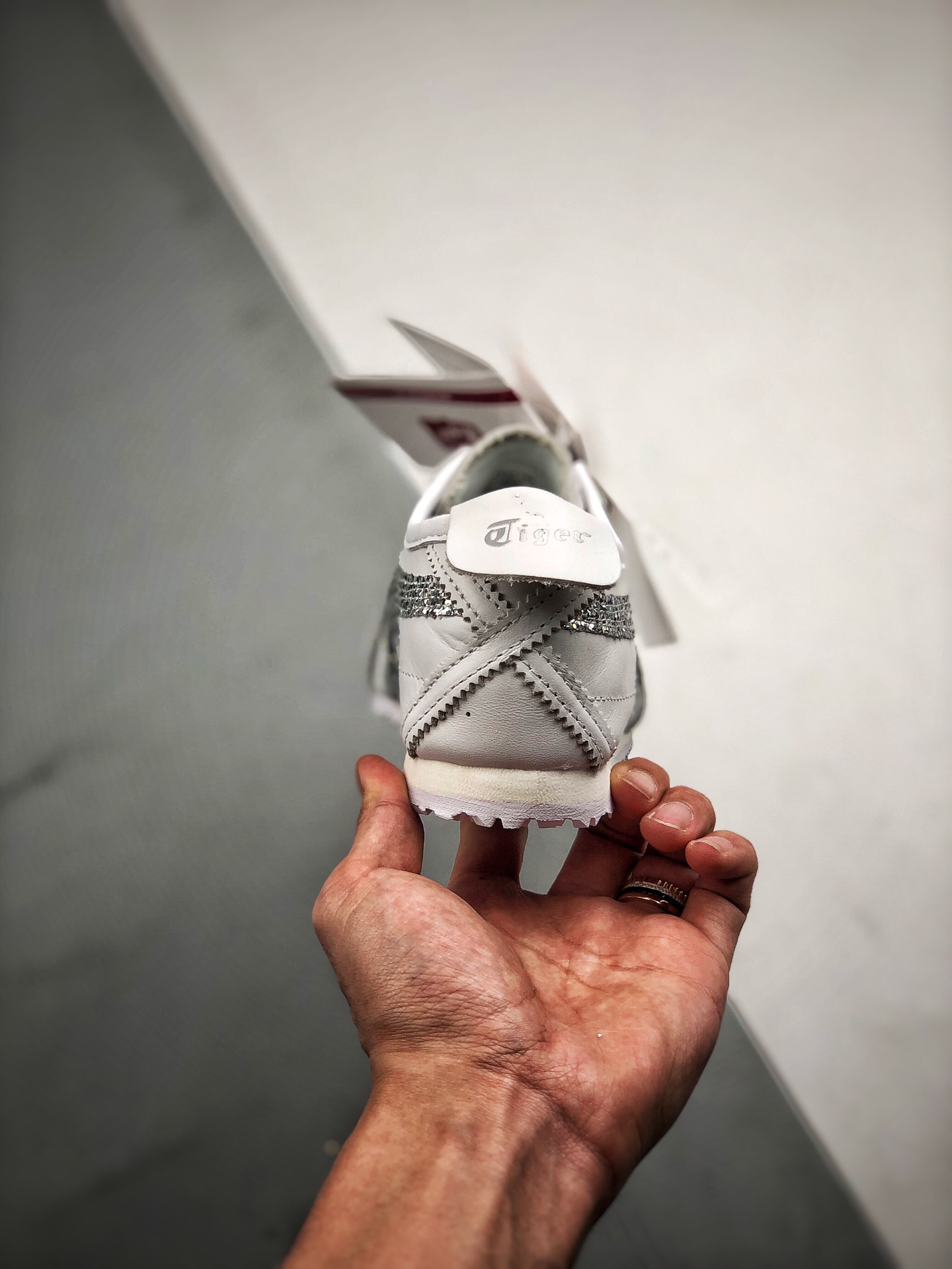 190 Onitsuka Tiger/鬼塚虎官网新品 MEXICO66 白银亮片小白鞋