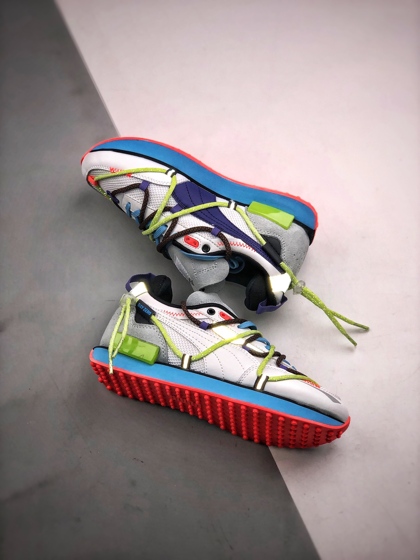 230 Puma x Central Saint Martins Future Rider  彪马复古跑步鞋 A8B0320