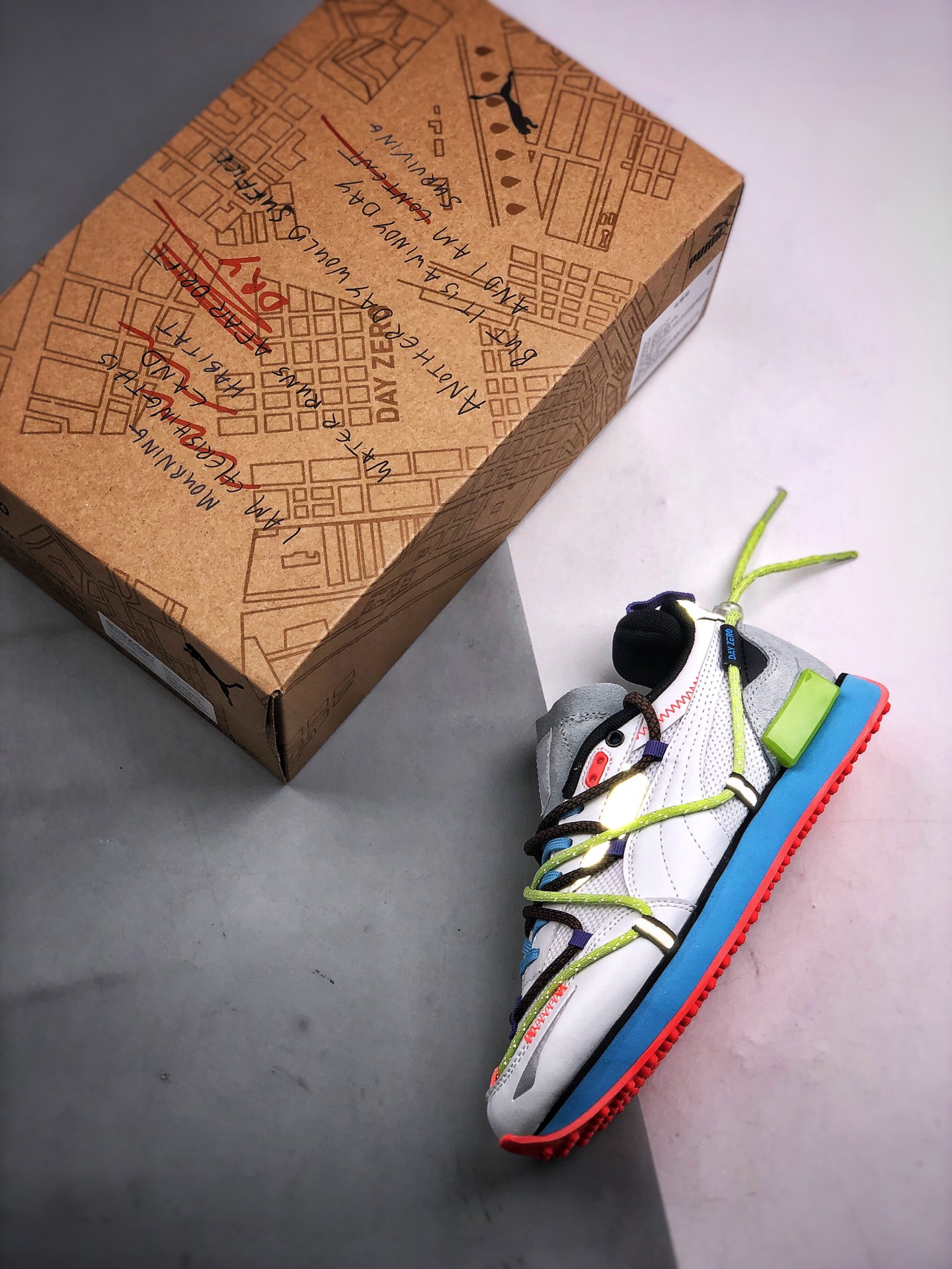 230 Puma x Central Saint Martins Future Rider  彪马复古跑步鞋 A8B0320