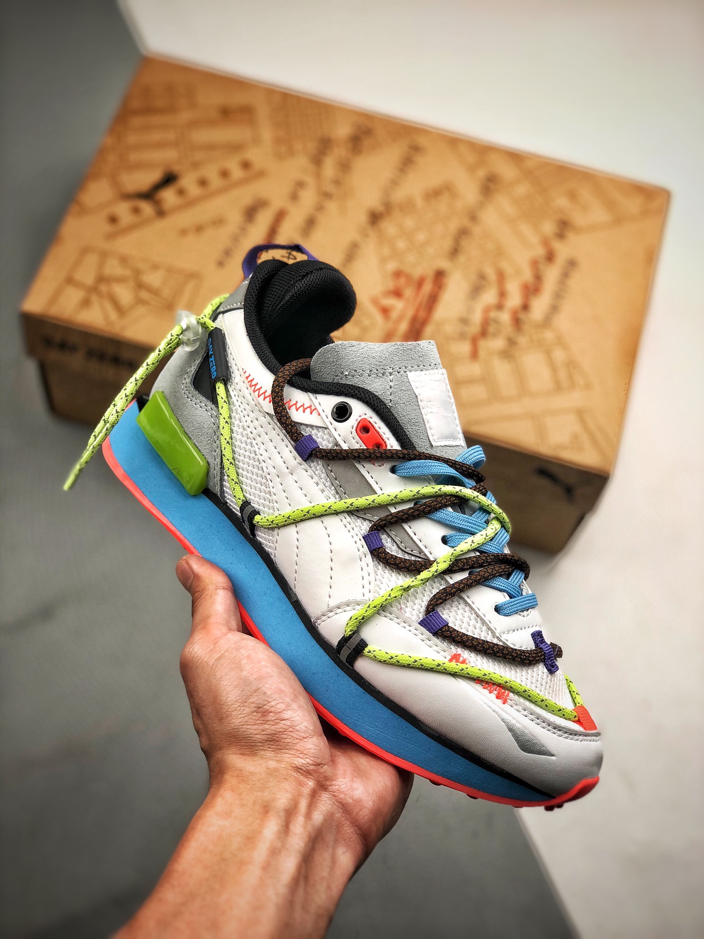 230 Puma x Central Saint Martins Future Rider  彪马复古跑步鞋 A8B0320