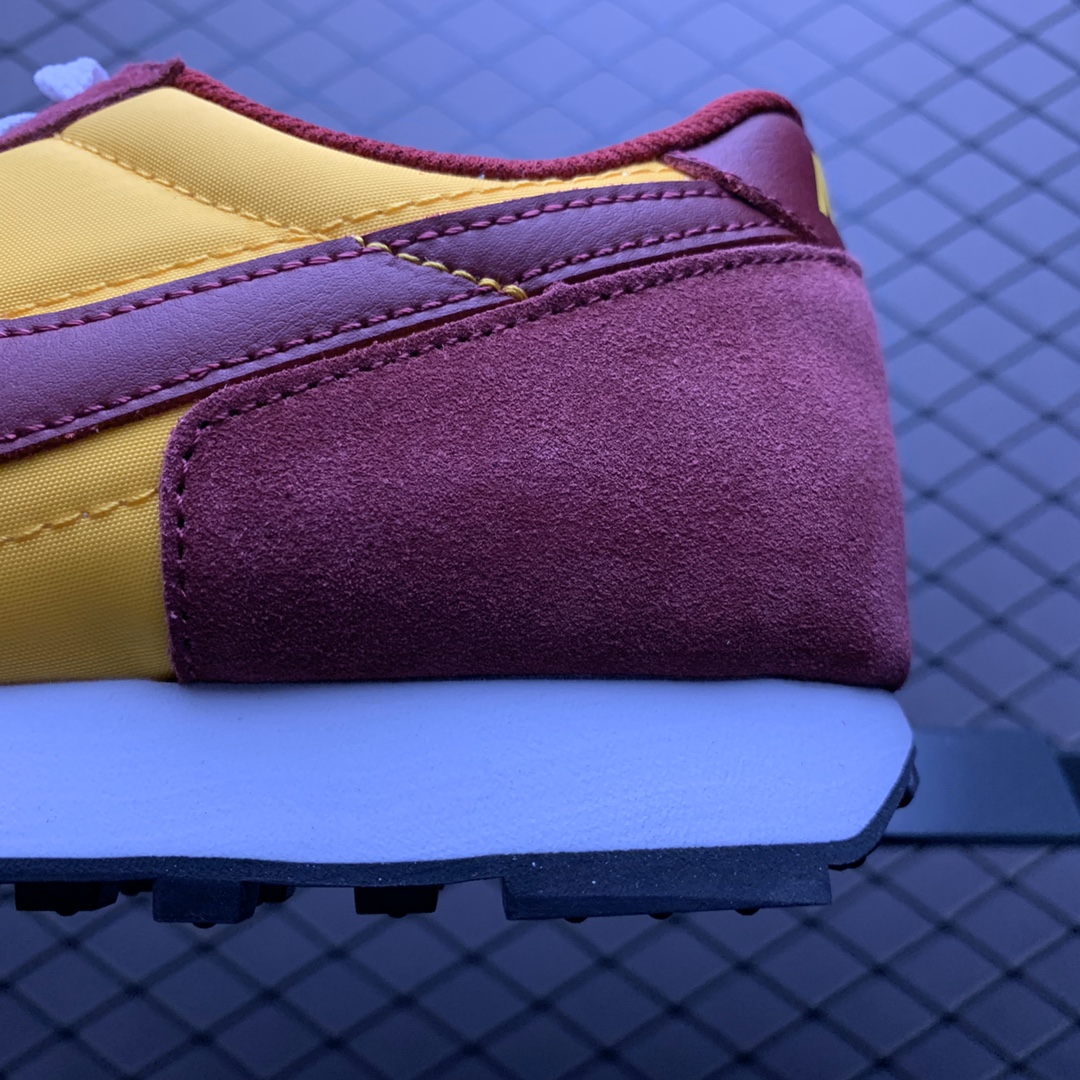 130 Nike Daybreak 华夫复古百搭休闲慢跑鞋 487754-701