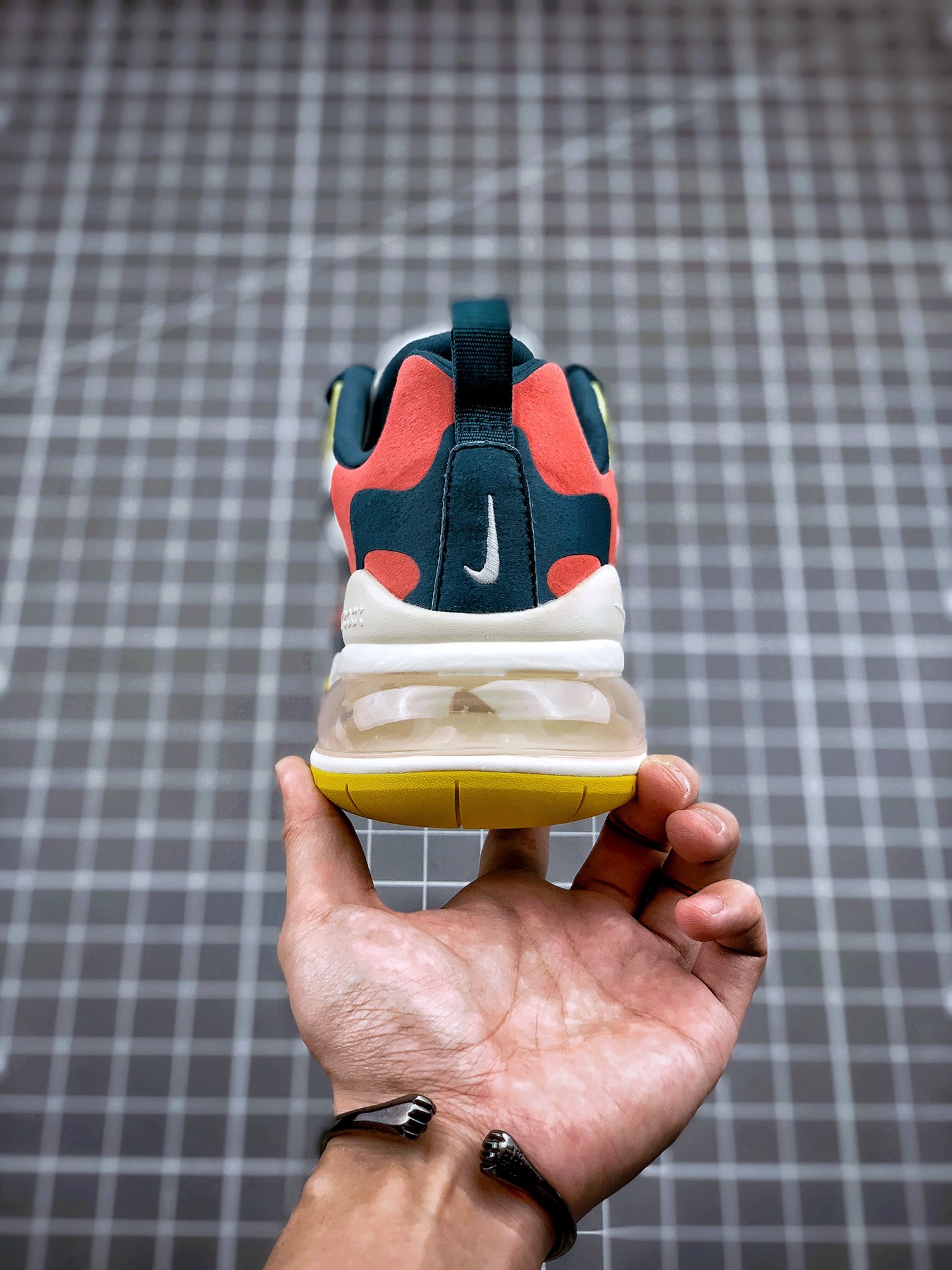 210  Nike Air Max 270 React 新配色 原盒二维码原标 扫描秒进官网CT1264-103