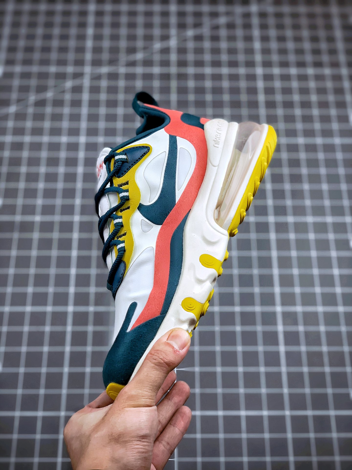 210  Nike Air Max 270 React 新配色 原盒二维码原标 扫描秒进官网CT1264-103