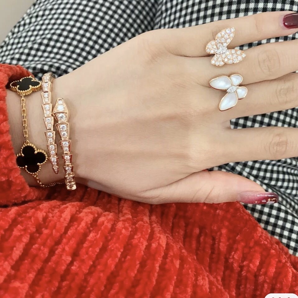 Van Cleef & Arpels VCA高级贝母蝴蝶戒指 款式都在这 高级美，高端品质首饰控可以入 戴一辈子的款