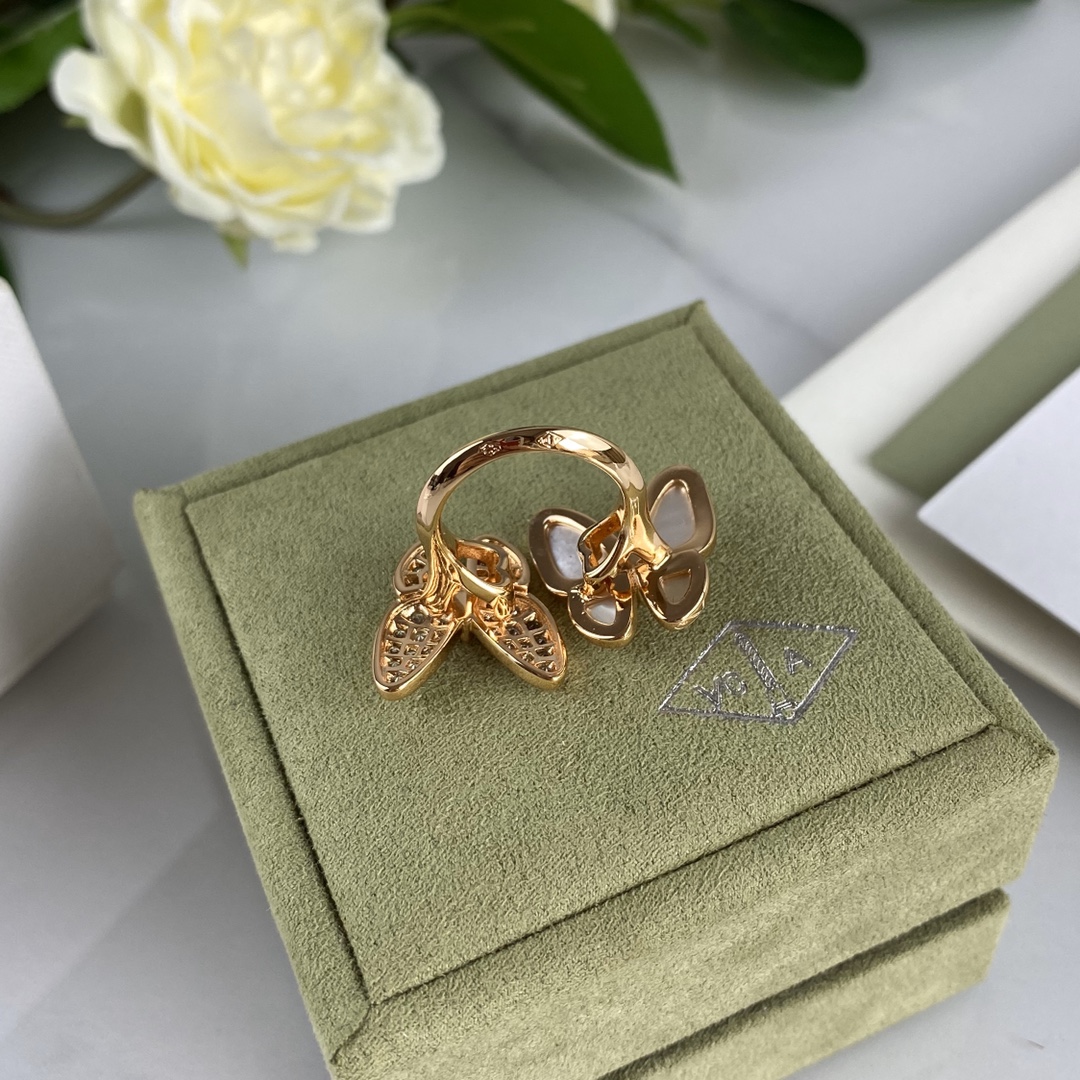 Van Cleef & Arpels VCA高级贝母蝴蝶戒指 款式都在这 高级美，高端品质首饰控可以入 戴一辈子的款