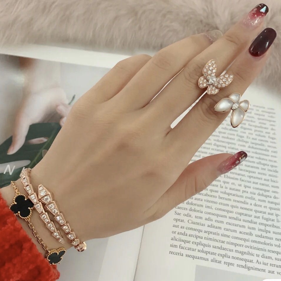 Van Cleef & Arpels VCA高级贝母蝴蝶戒指 款式都在这 高级美，高端品质首饰控可以入 戴一辈子的款