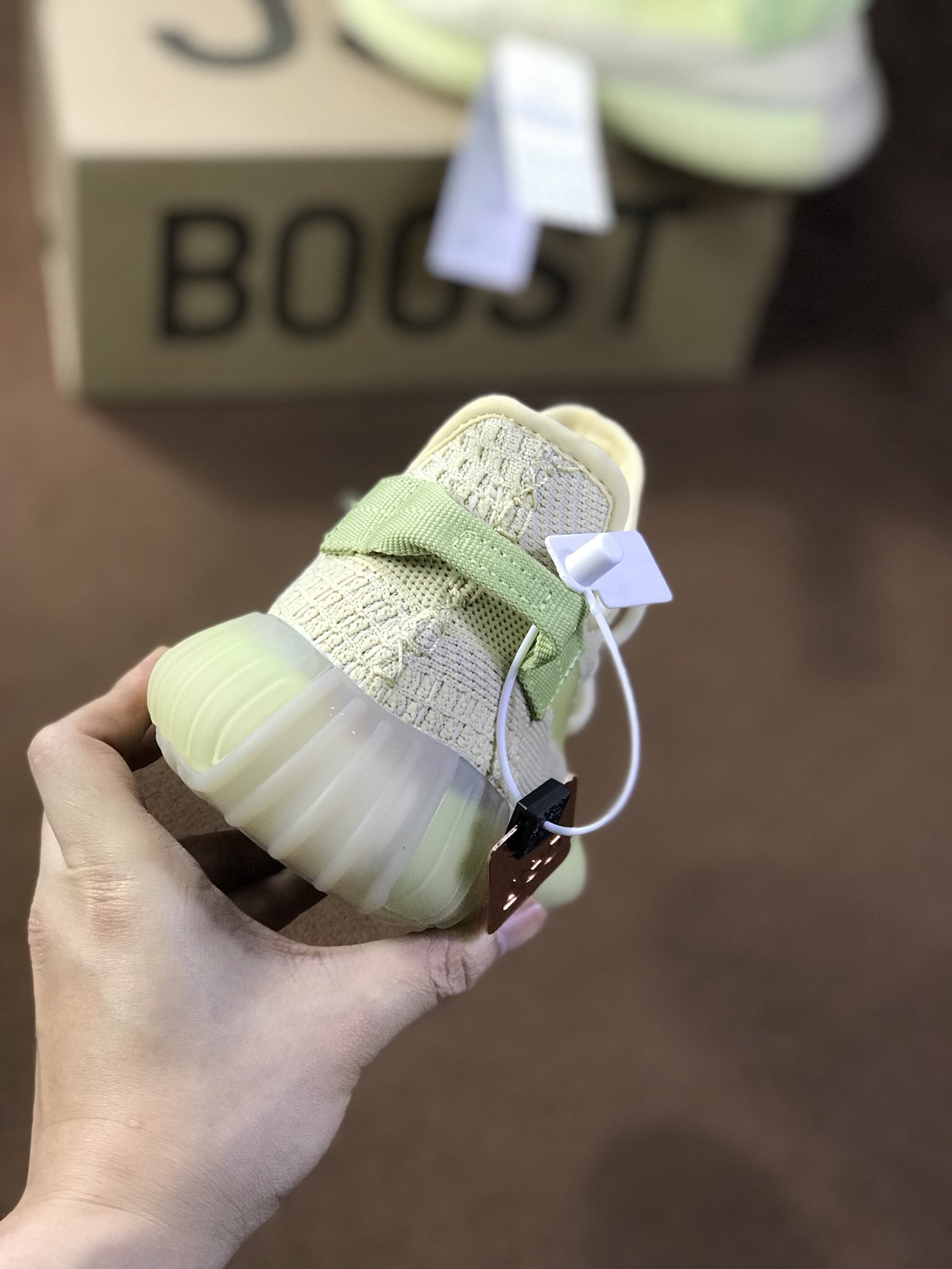 300 GET纯原版本   侃爷联乘adidas YEEZY BOOST 350 V2 系列