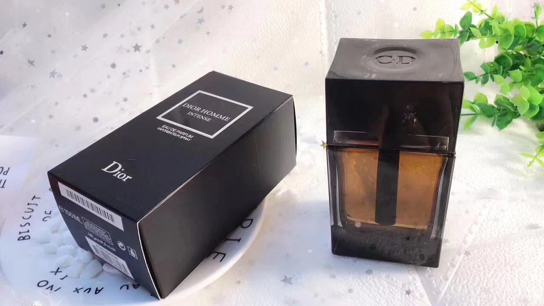 Dior Homme Intense Eau de Parfum - Woody, Spicy Fragrance for Men 2 i1588148452 1945 0