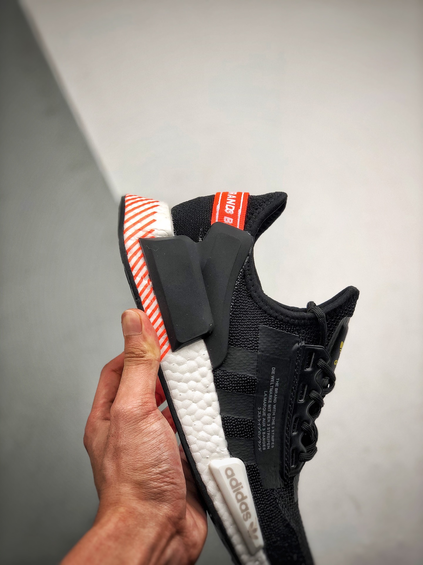 190 Adidas NMD _R1 黑橙袜子 虎扑版本 专柜同步上架  全年稳定现货供应 原装进口Boost原料