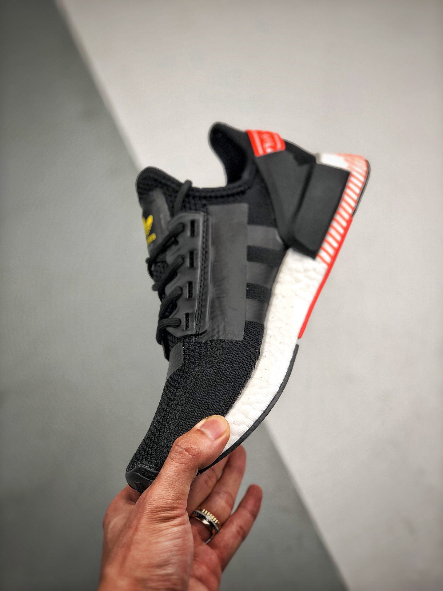 190 Adidas NMD _R1 黑橙袜子 虎扑版本 专柜同步上架  全年稳定现货供应 原装进口Boost原料