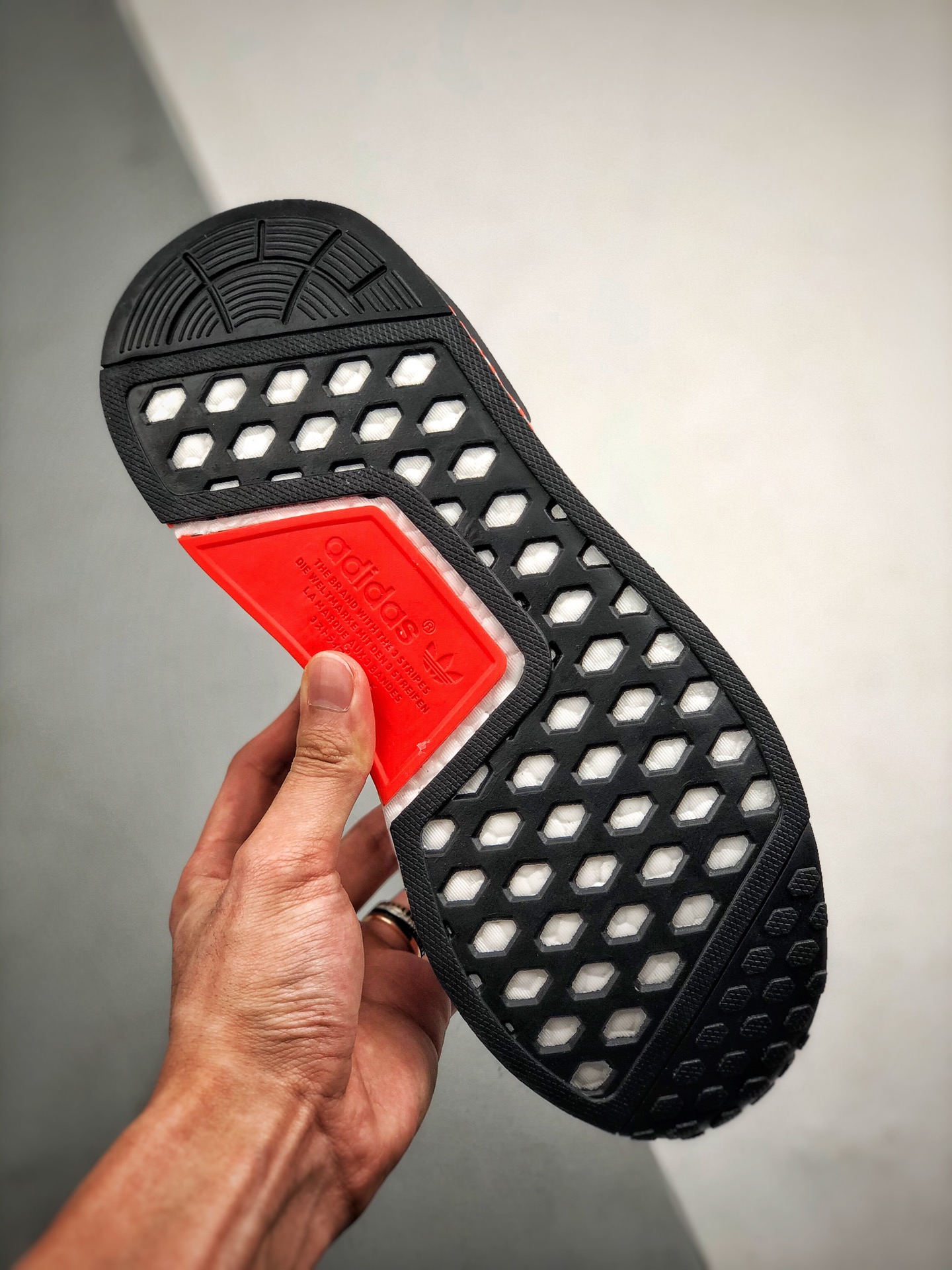 190 Adidas NMD _R1 黑橙袜子 虎扑版本 专柜同步上架  全年稳定现货供应 原装进口Boost原料