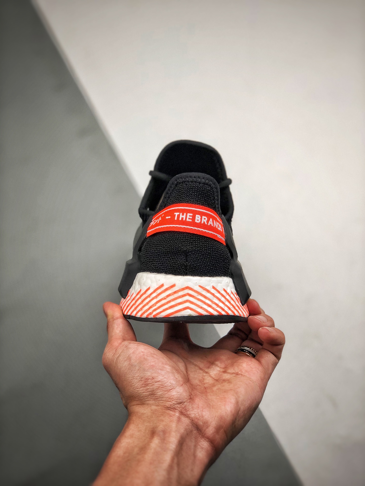 190 Adidas NMD _R1 黑橙袜子 虎扑版本 专柜同步上架  全年稳定现货供应 原装进口Boost原料