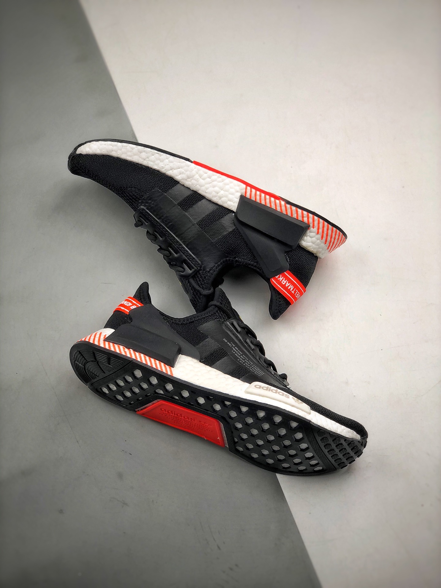 190 Adidas NMD _R1 黑橙袜子 虎扑版本 专柜同步上架  全年稳定现货供应 原装进口Boost原料