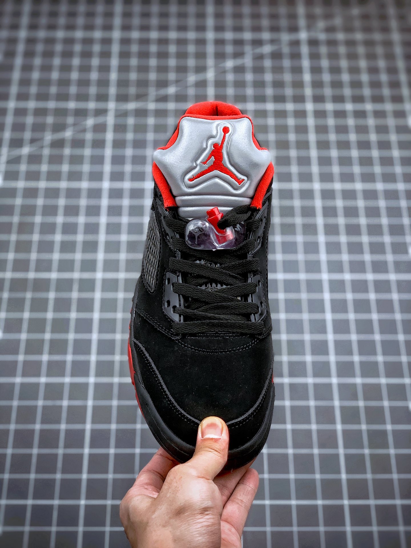 280 Air Jordan 5 Retro Low 公牛黑红 将 MJ 曾经的专属配色再现819171-001