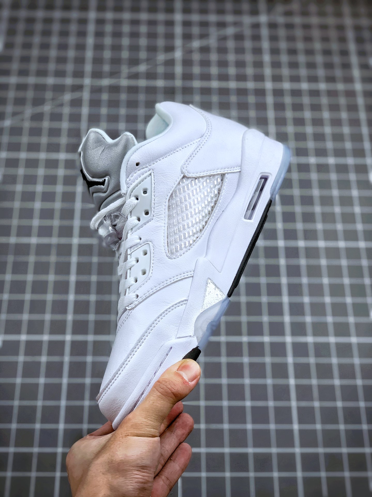 280 Air Jordan 5 Retro Low 白银 Air Jordan 5819172-122