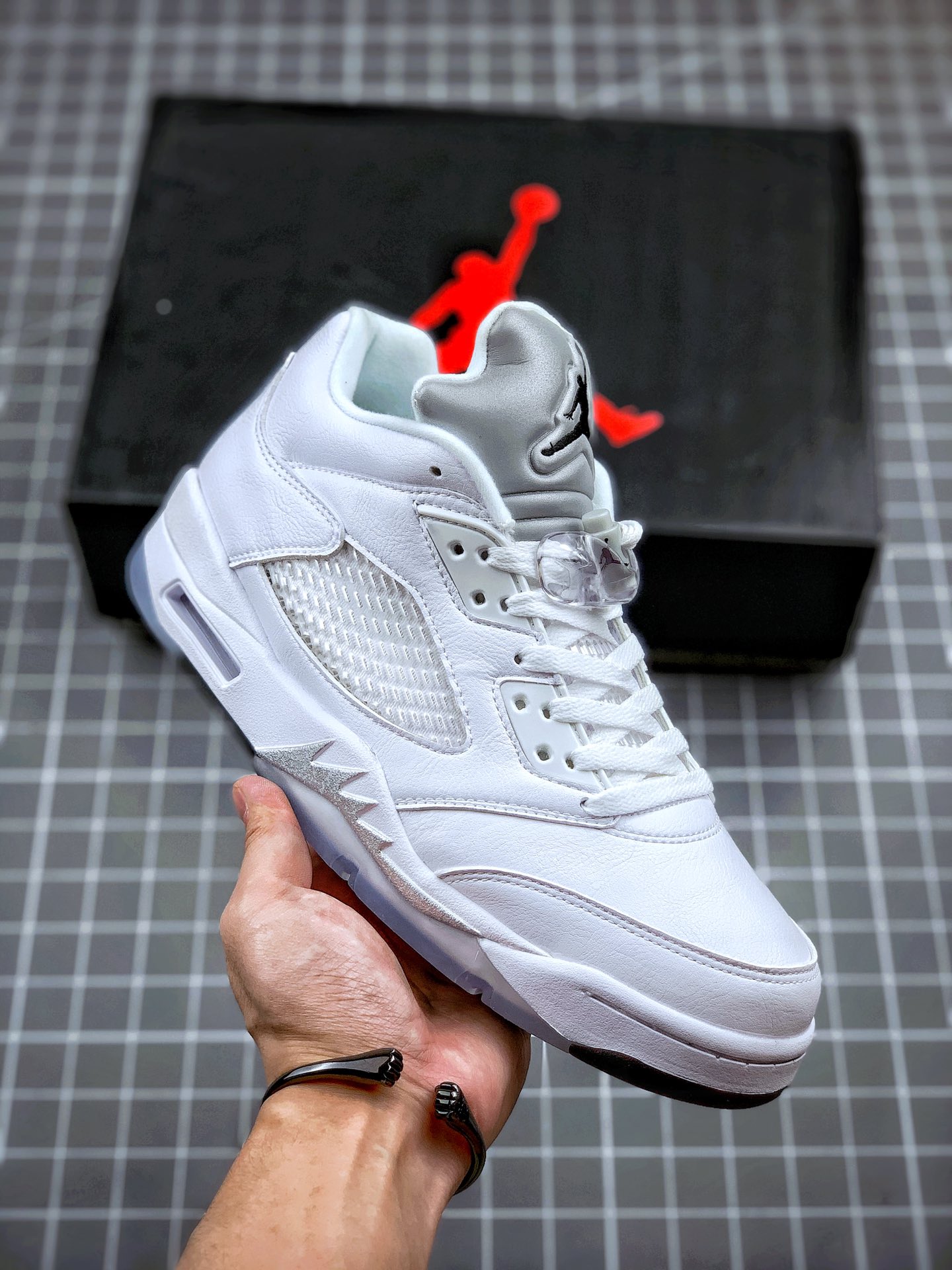 280 Air Jordan 5 Retro Low 白银 Air Jordan 5819172-122
