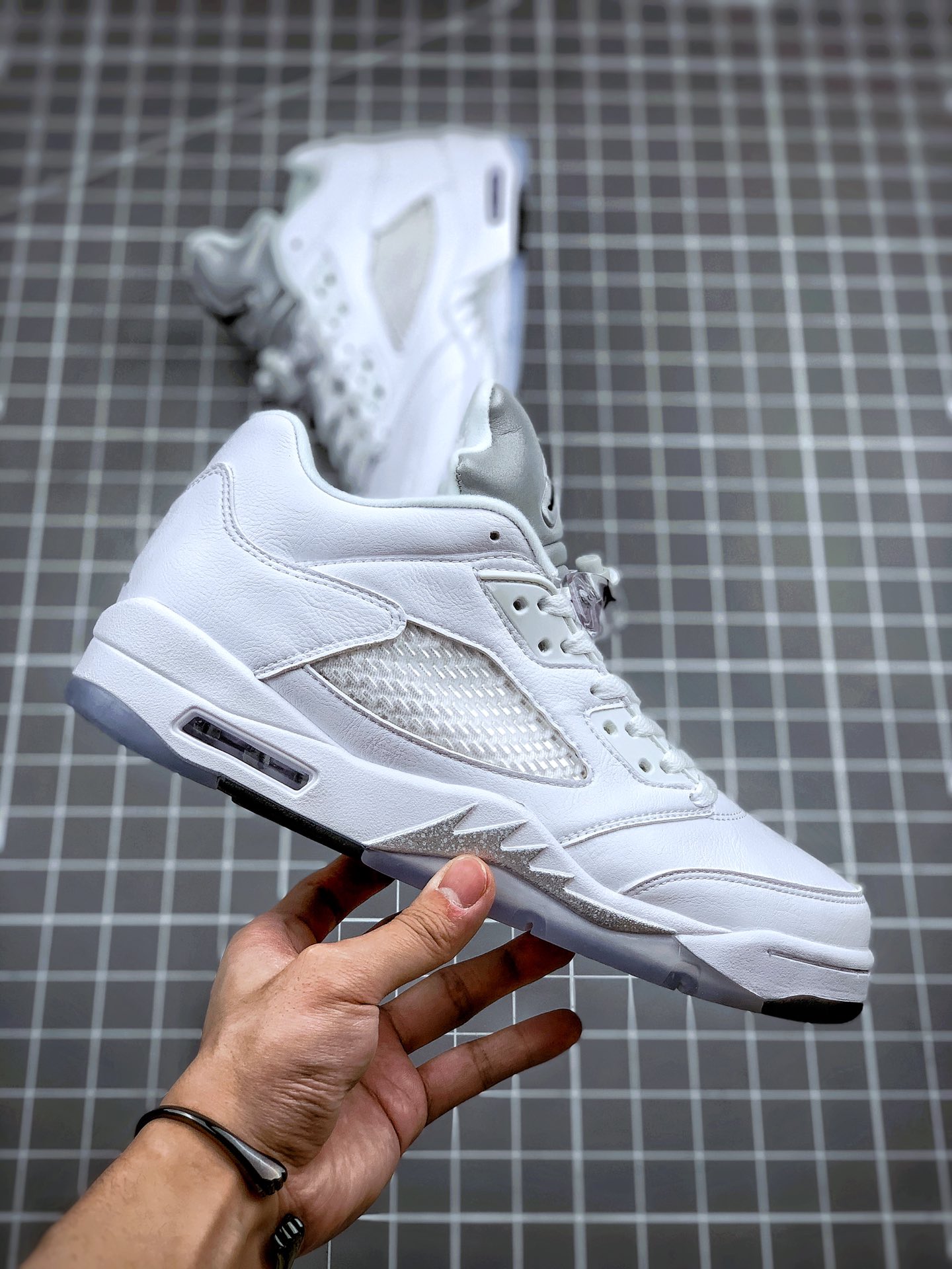 280 Air Jordan 5 Retro Low 白银 Air Jordan 5819172-122
