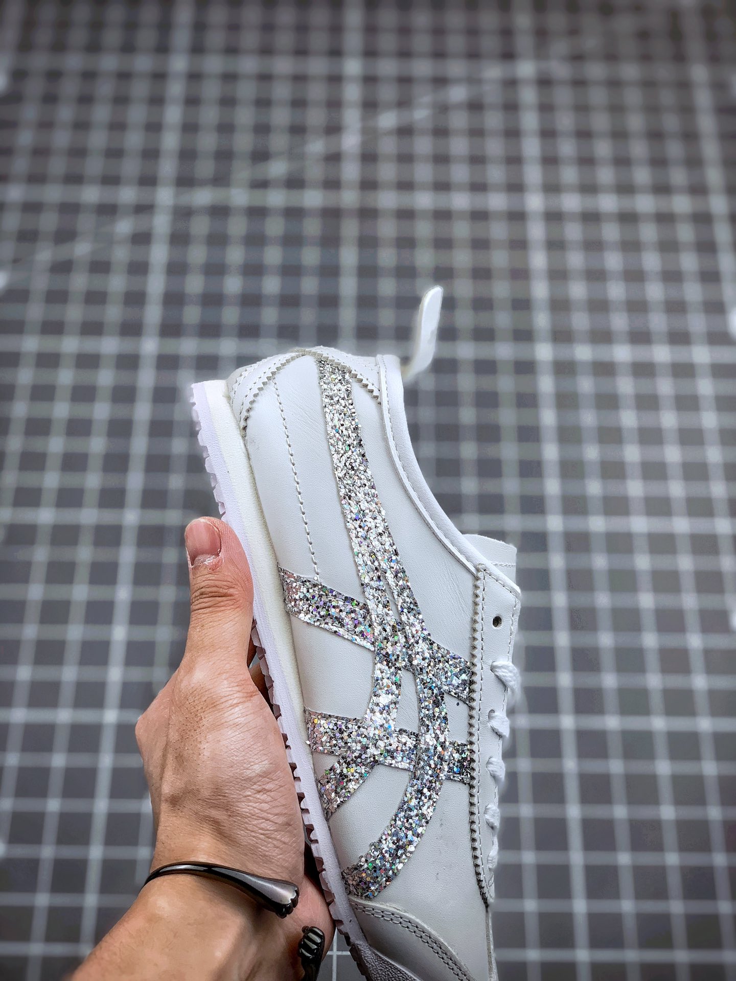 190 Onitsuka Tiger/鬼塚虎官网新品 MEXICO66 白银亮片小白鞋