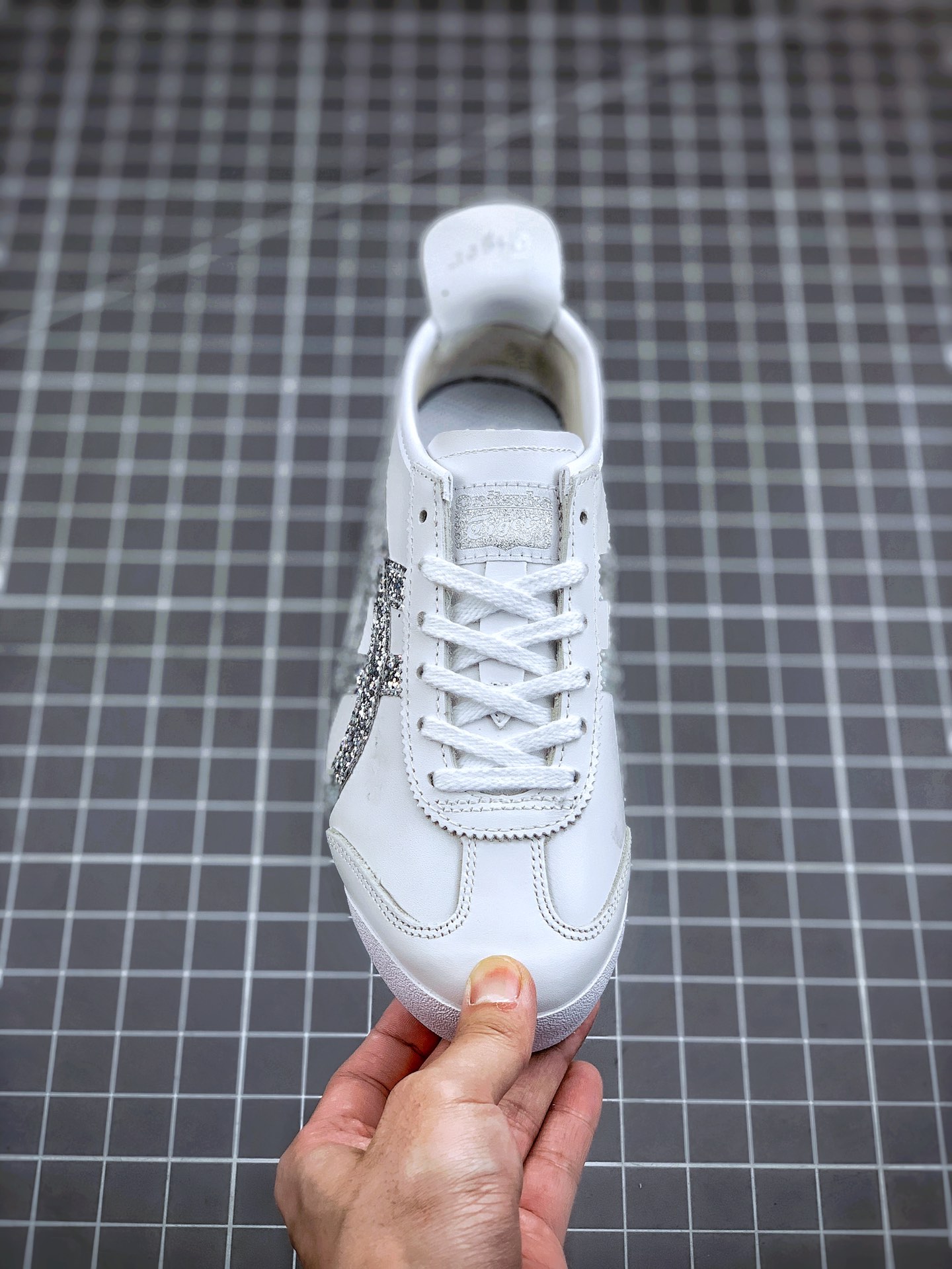 190 Onitsuka Tiger/鬼塚虎官网新品 MEXICO66 白银亮片小白鞋
