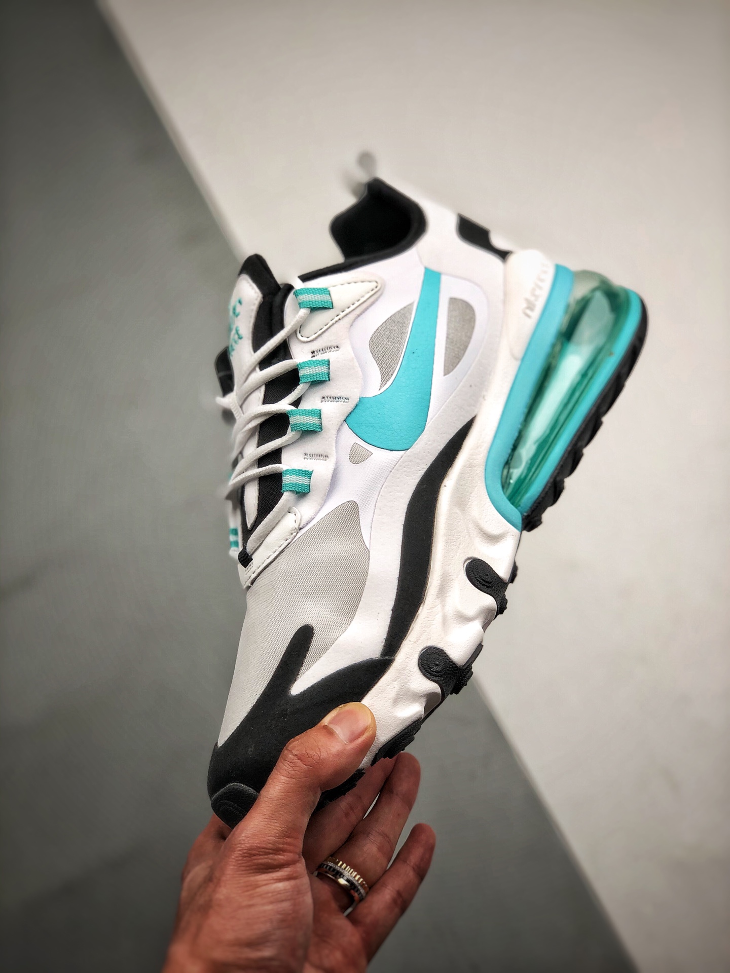 190 Air Max 270 React 湖水蓝 原盒二维码原标 扫描秒进官网