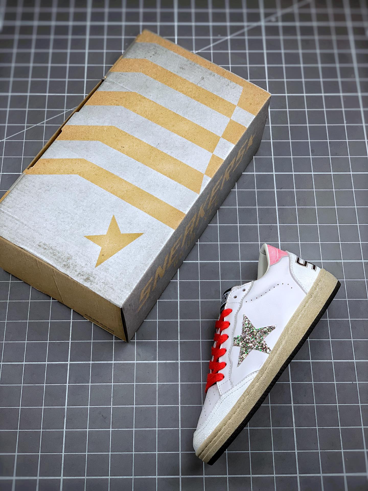 240 GGDB Golden Goose Super Star 系列小脏运动鞋 19ss官方新款 火爆全网各路明星纷纷上脚，头层公司级小脏鞋