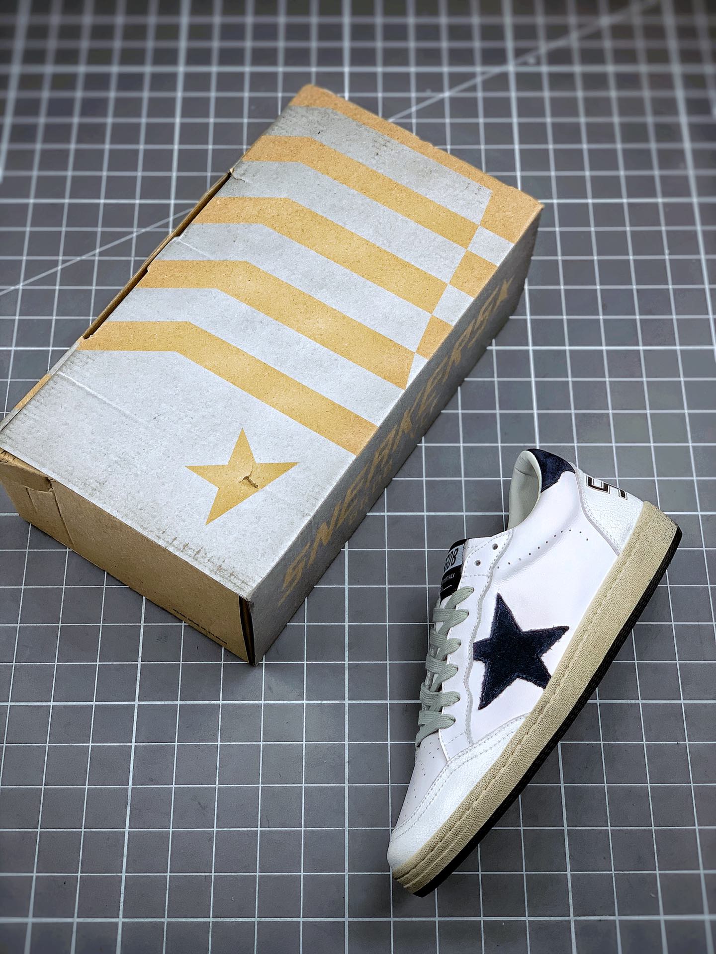 240 GGDB Golden Goose Super Star 系列小脏运动鞋 19ss官方新款