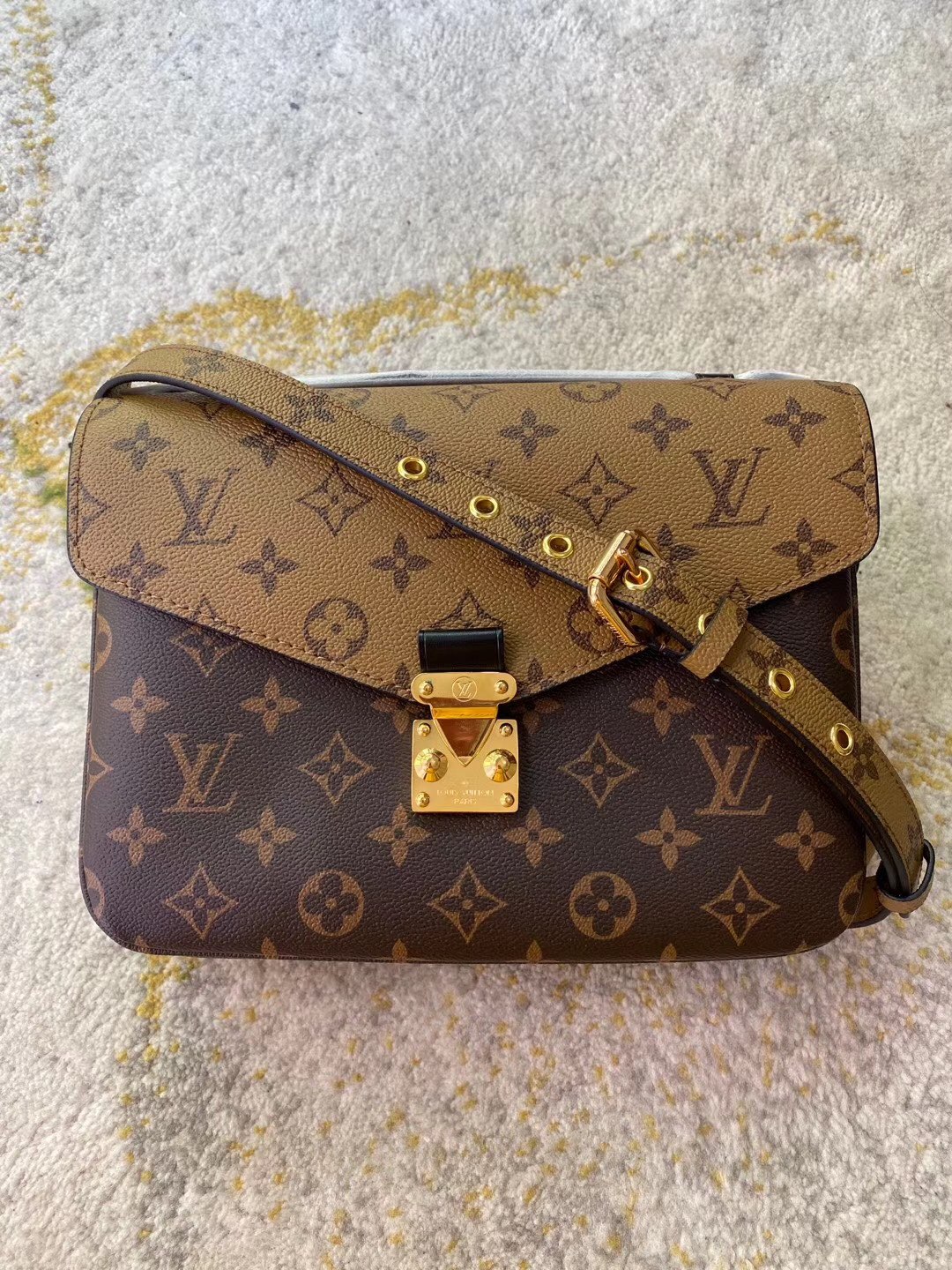 Louis Vuitton LV Pochette MeTis Bags Handbags Monogram Reverse Canvas M41465