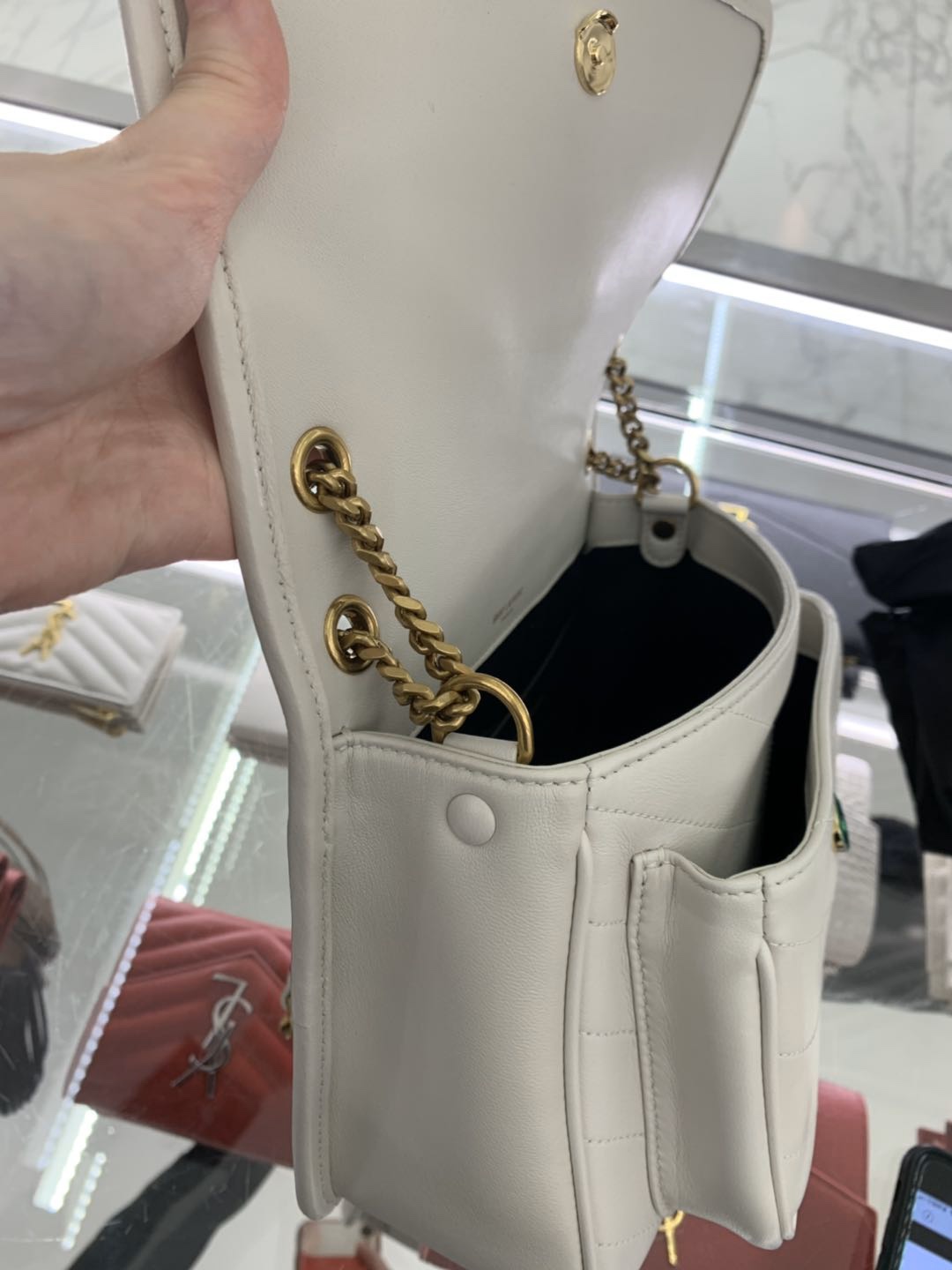 Saint laurent Ysl 𝑵𝒊𝒌𝒊 𝑳𝒂𝒎𝒃 22CM 小羊皮邮差包 533037/奶白色